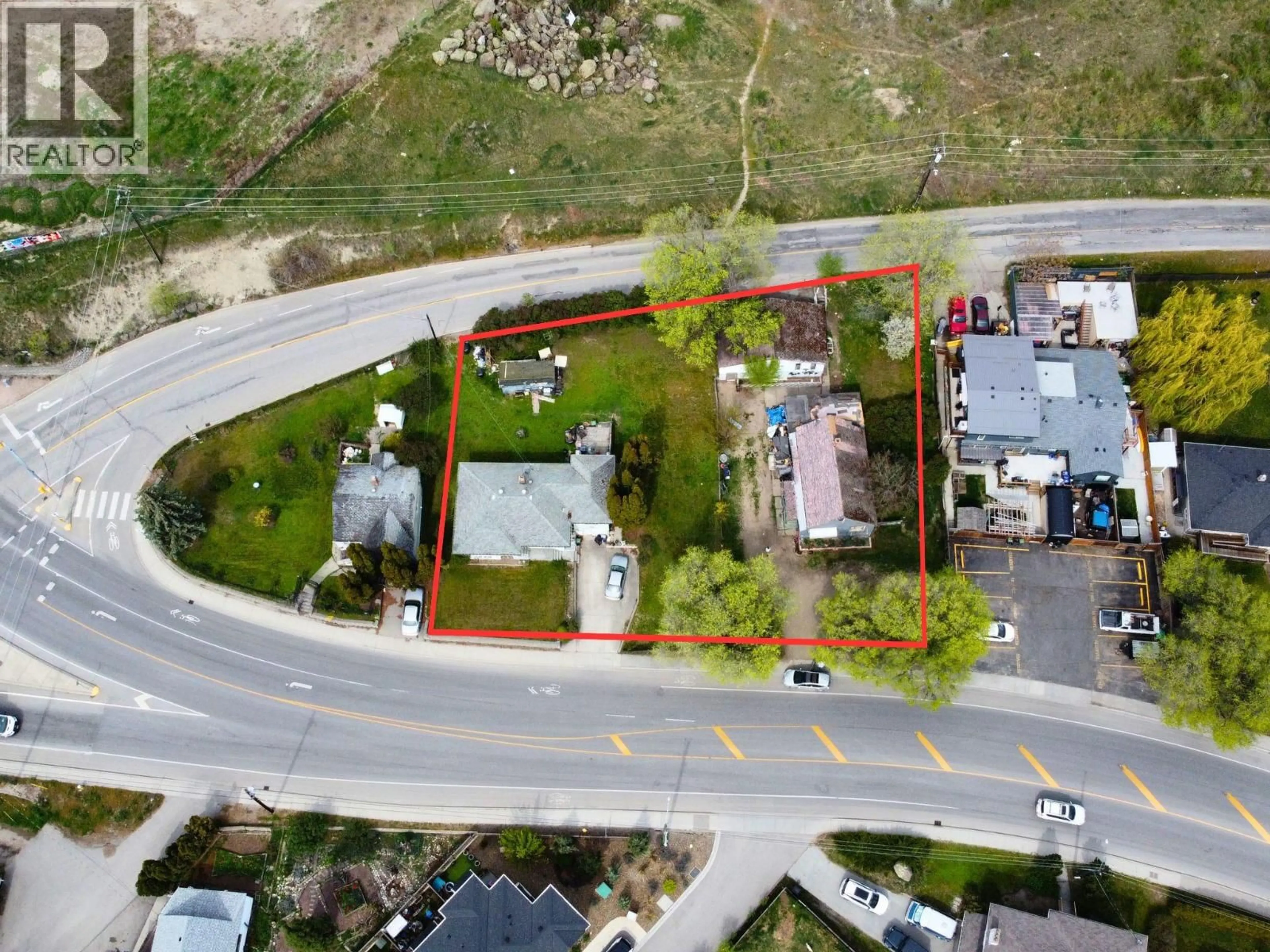 A pic from outside/outdoor area/front of a property/back of a property/a pic from drone, street for 4005 30 AVENUE, Vernon British Columbia V1T2G2