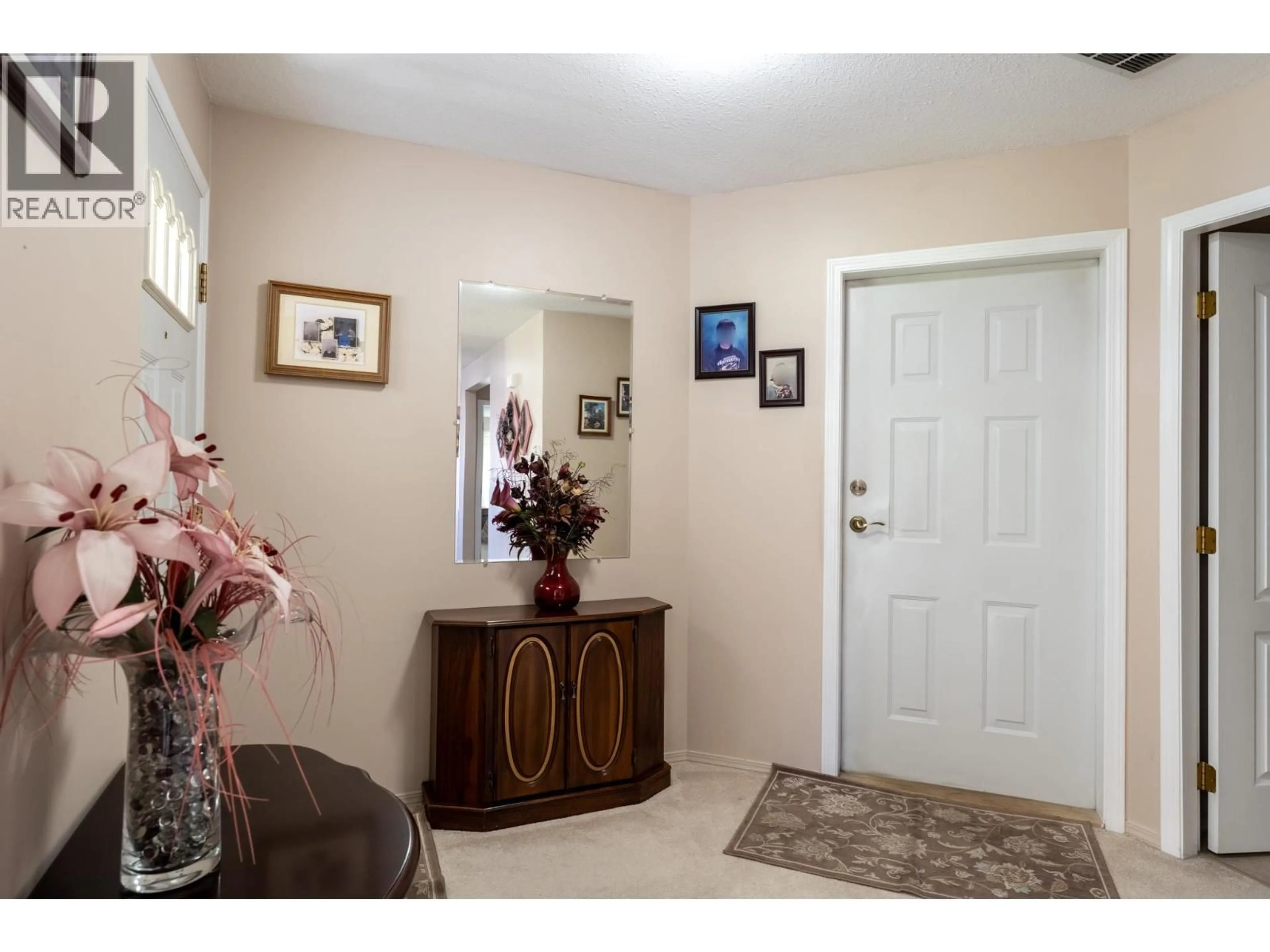 Indoor entryway for 80 - 1120 GUISACHAN ROAD, Kelowna British Columbia V1Y9R5