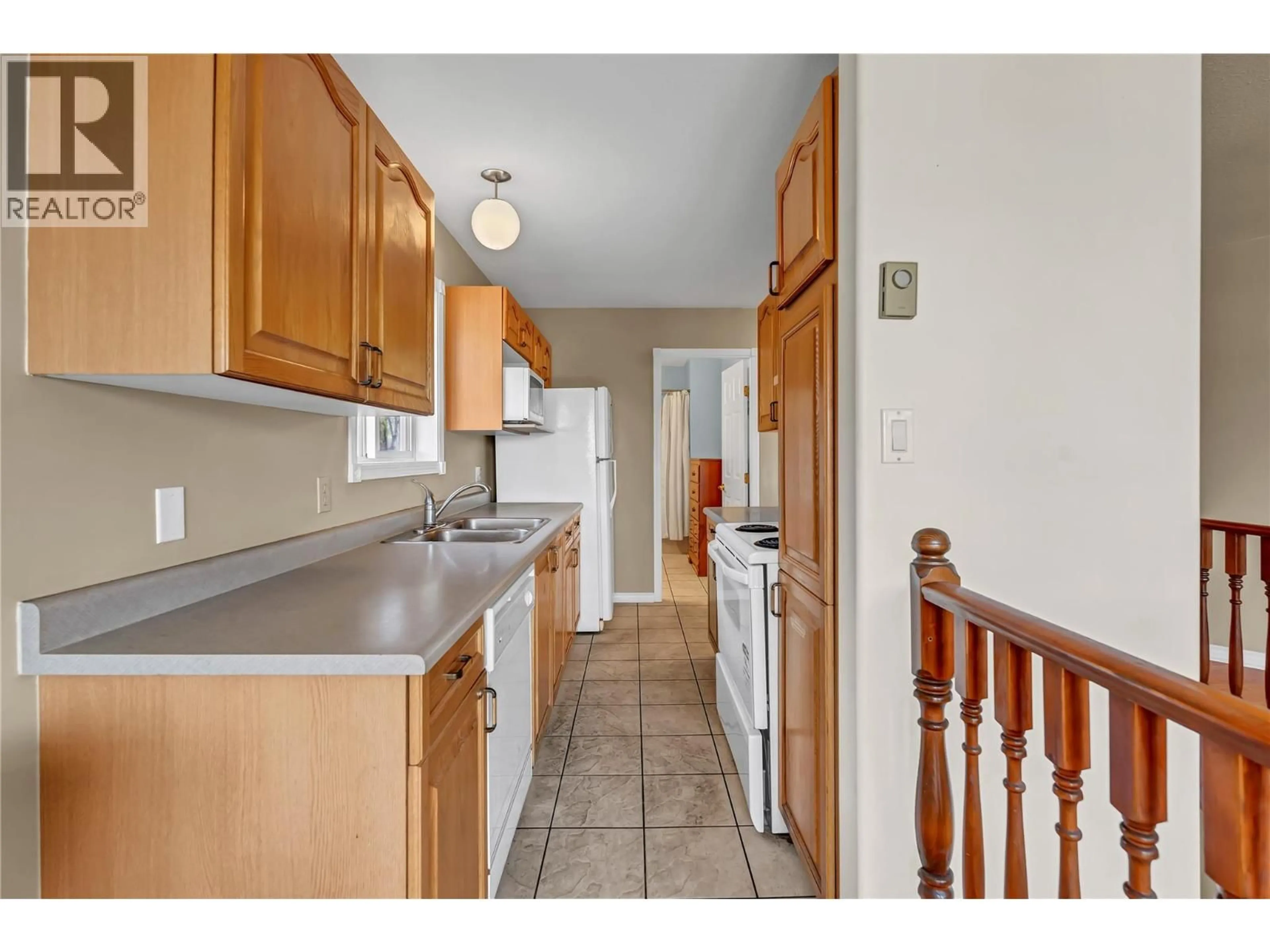 Standard kitchen, unknown for 331 SUDBURY AVENUE, Penticton British Columbia V2A8M7