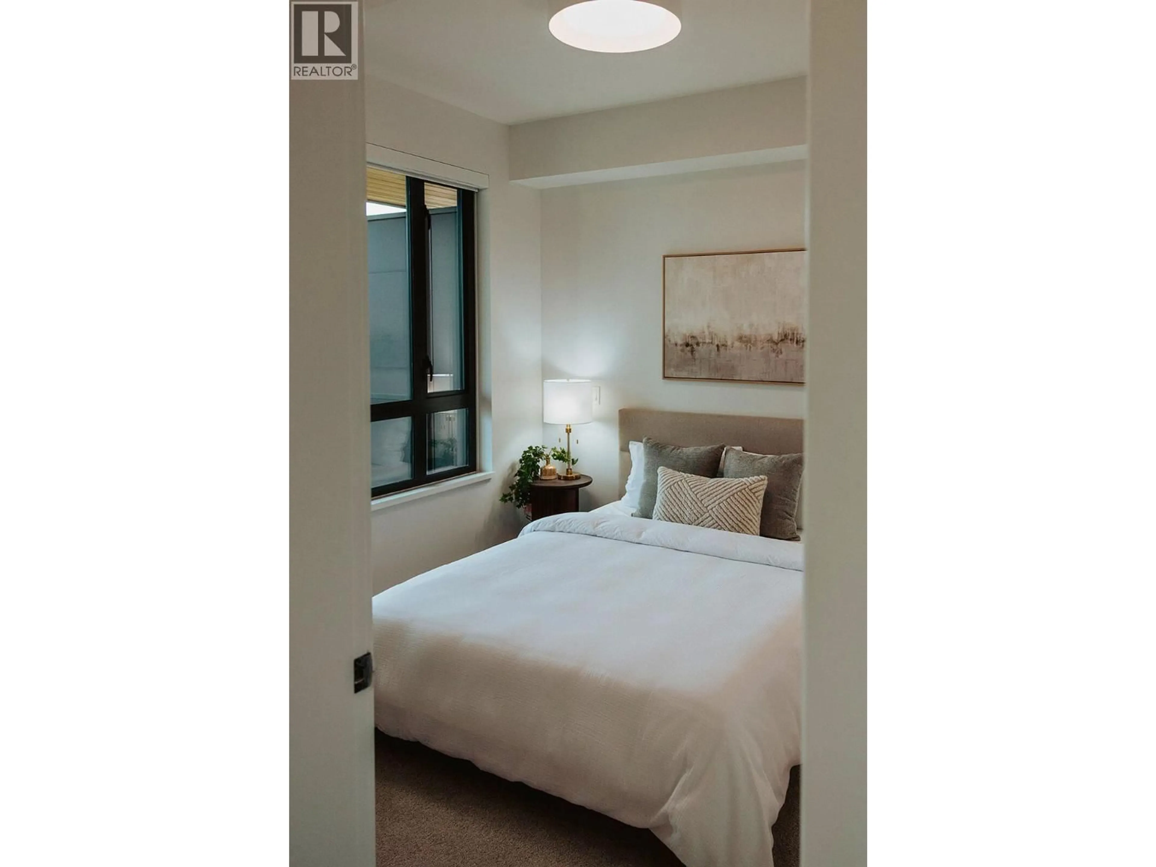 Bedroom with bed, unknown for 406 - 3051 ABBOTT STREET, Kelowna British Columbia V1Y0P1