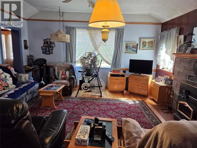 110 9TH AVENUE, Keremeos 5
