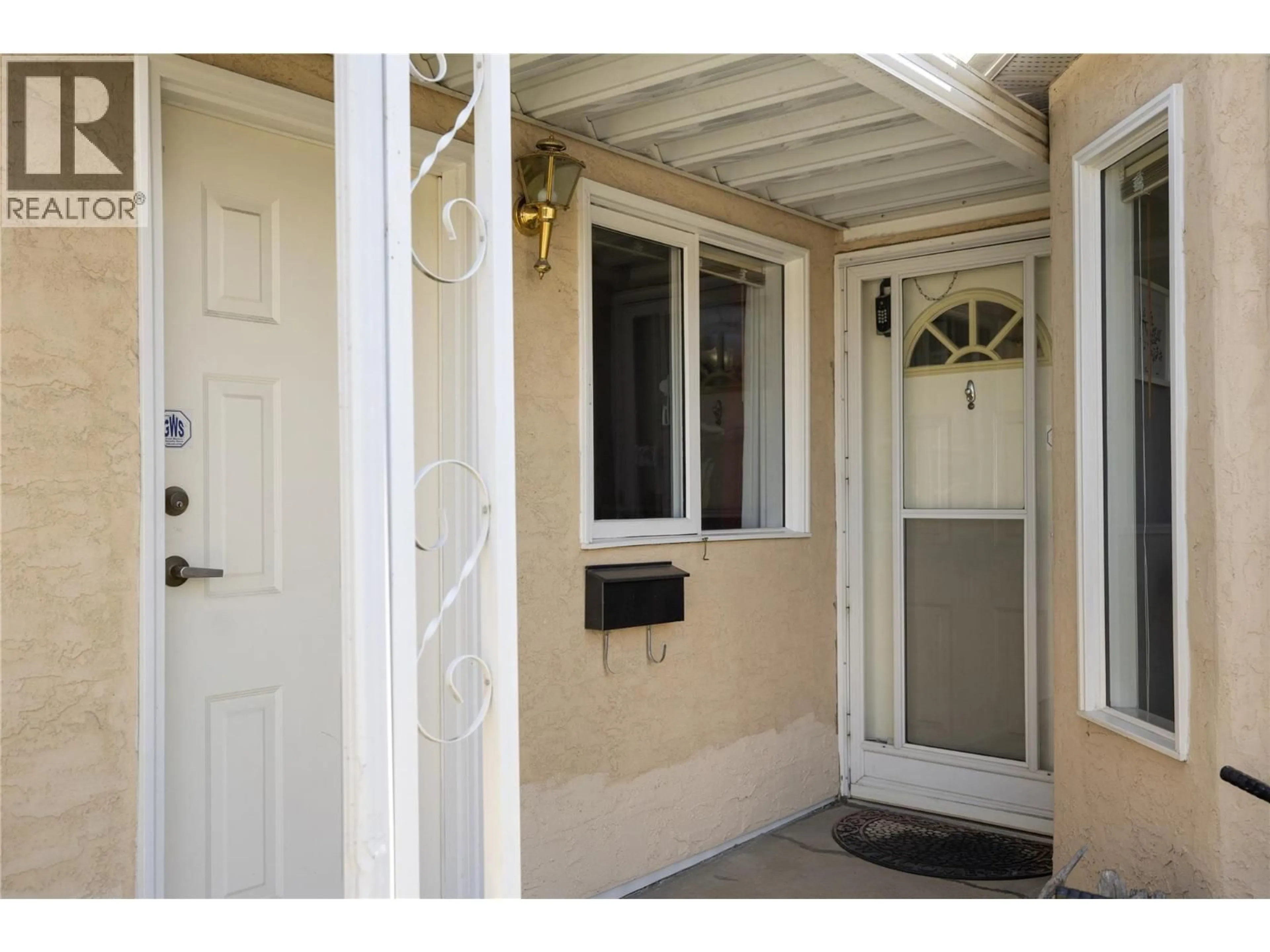 Indoor entryway for 14 - 3603 27 AVENUE, Vernon British Columbia V1T1S5