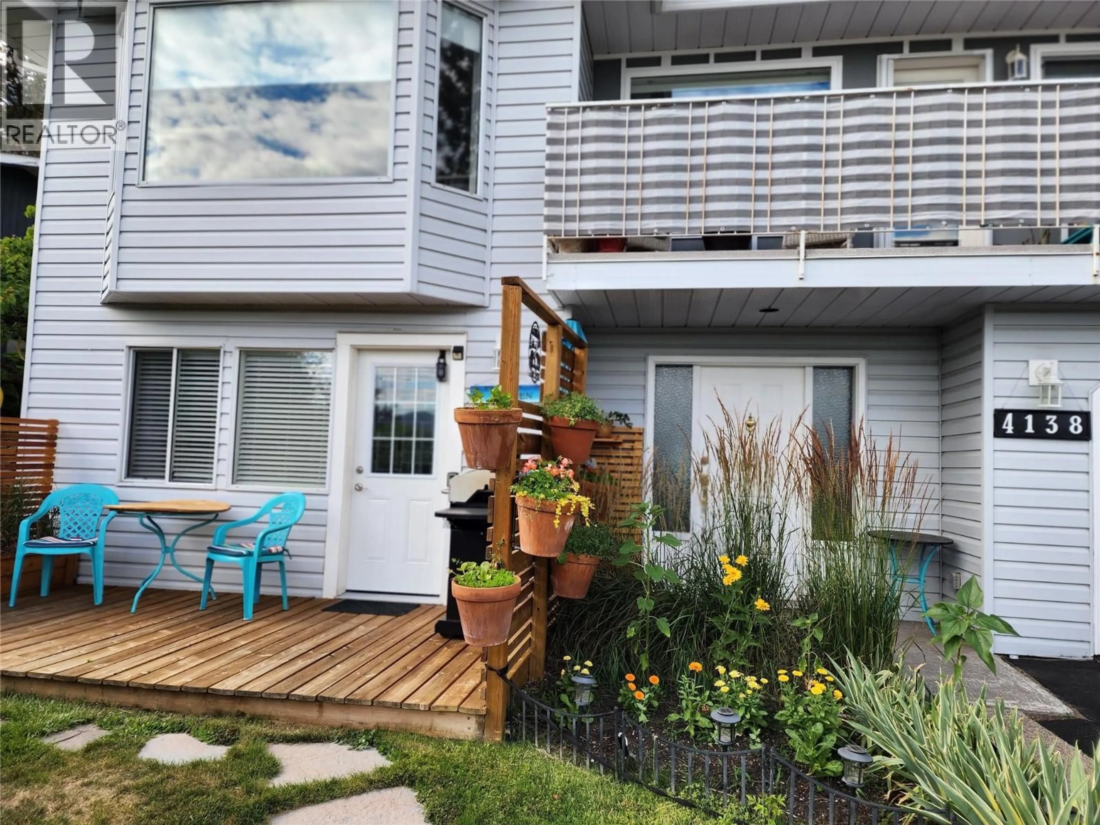 Patio, street for 4138 4TH AVENUE, Peachland British Columbia V0H1X5