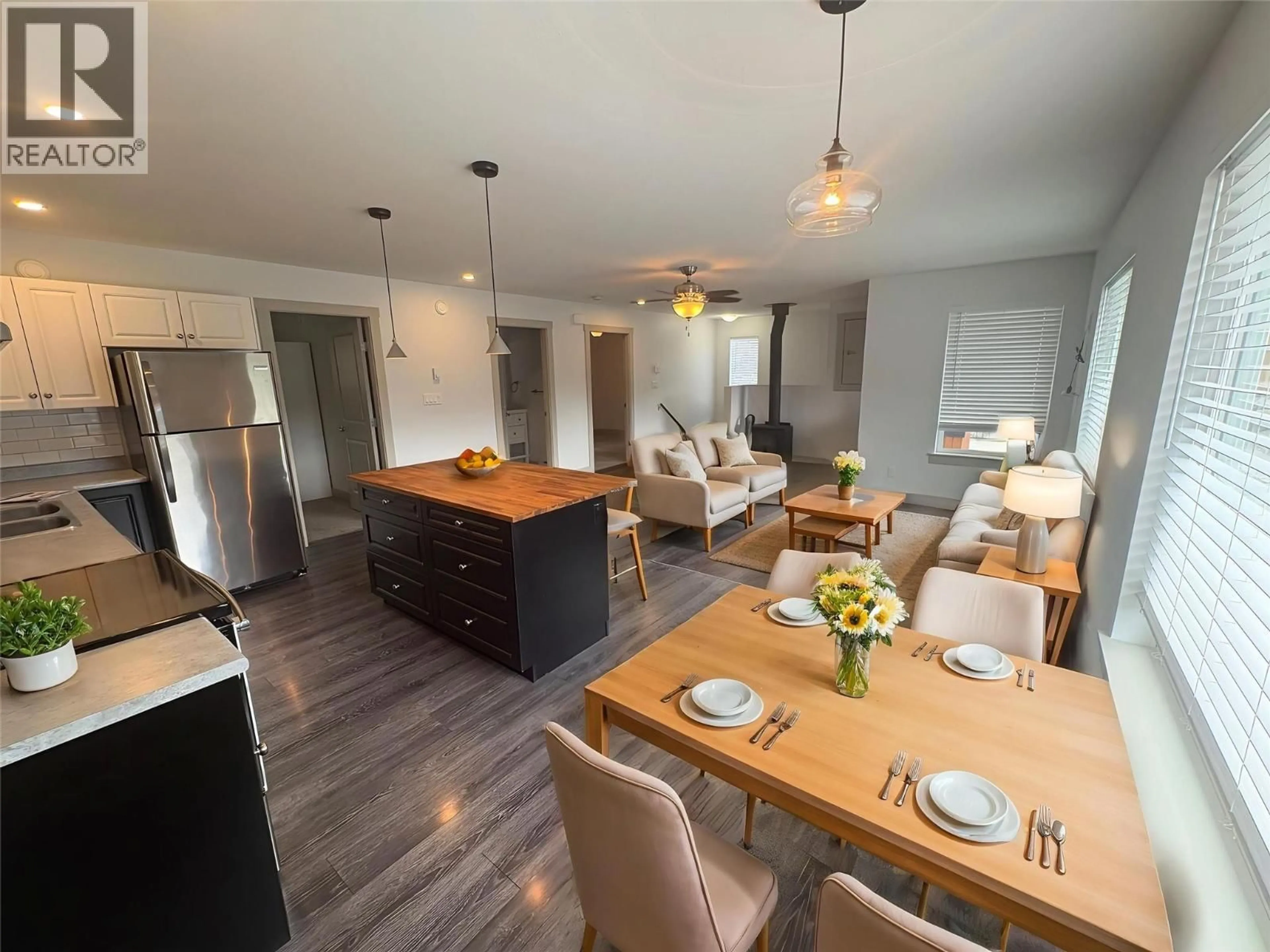 Open concept kitchen, wood/laminate floor for 7370 CAHILTY CRESCENT, Sun Peaks British Columbia V0E1Z1
