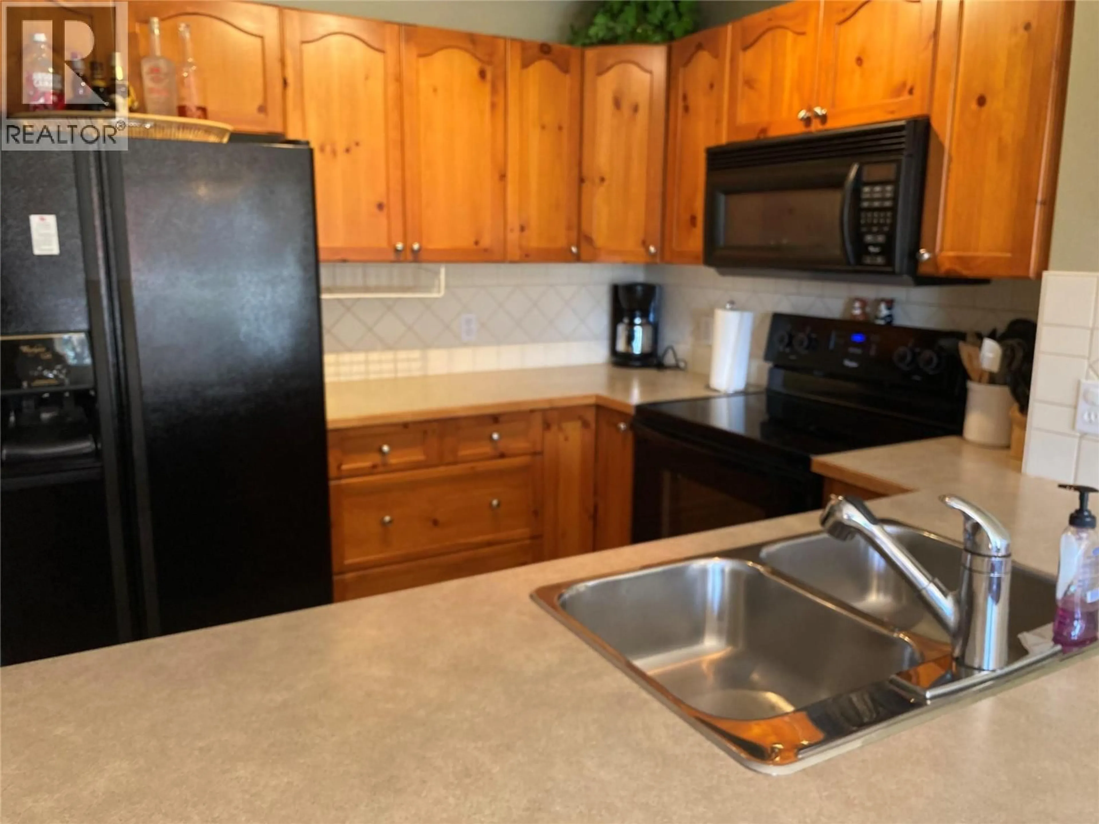 Standard kitchen, ceramic/tile floor for 149 - 4904 RIDGE ROAD, Radium Hot Springs British Columbia V0A1M0