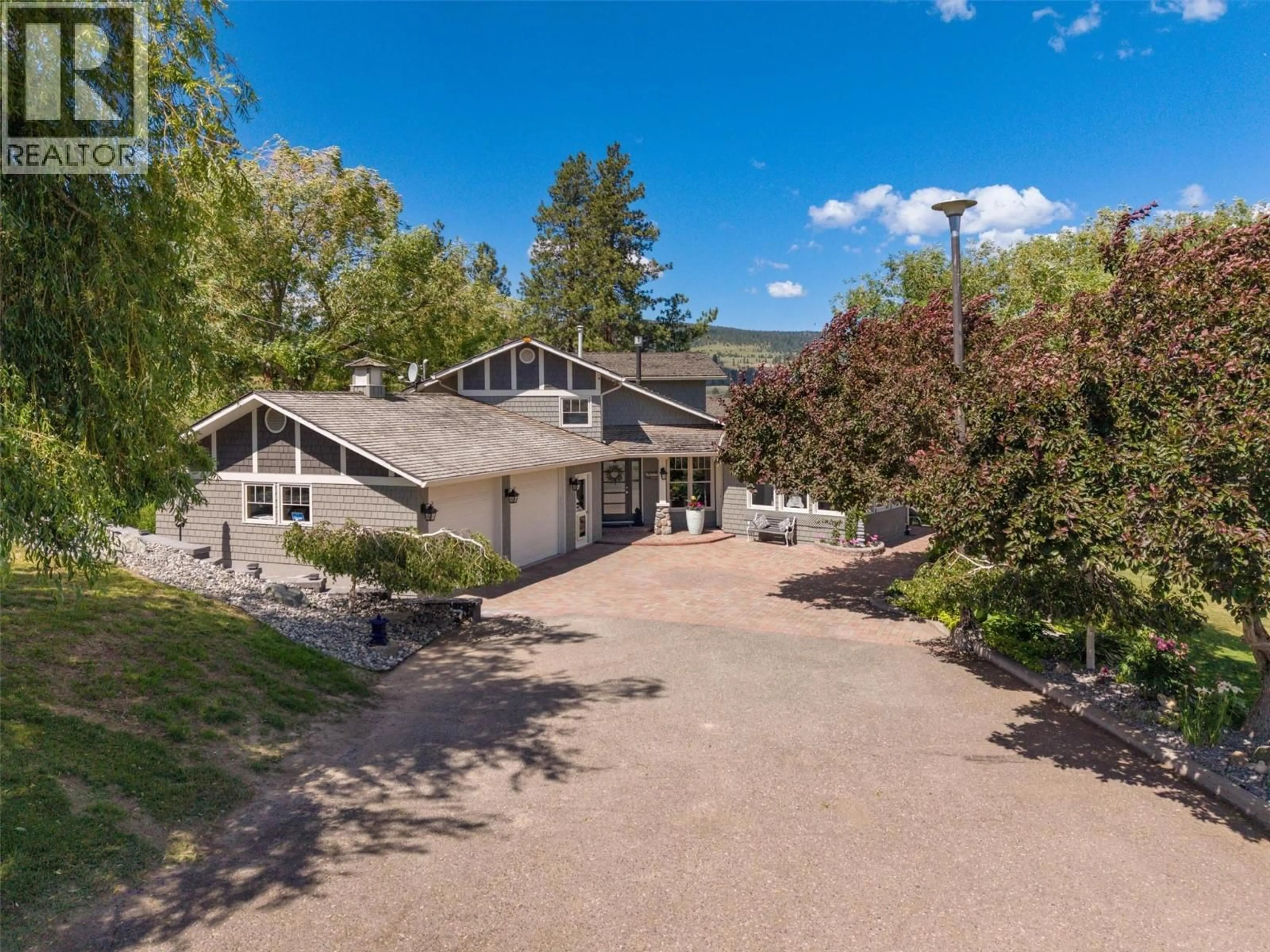 A pic from outside/outdoor area/front of a property/back of a property/a pic from drone, mountain view for 895 COLDWATER ROAD, Merritt British Columbia V1K1B8
