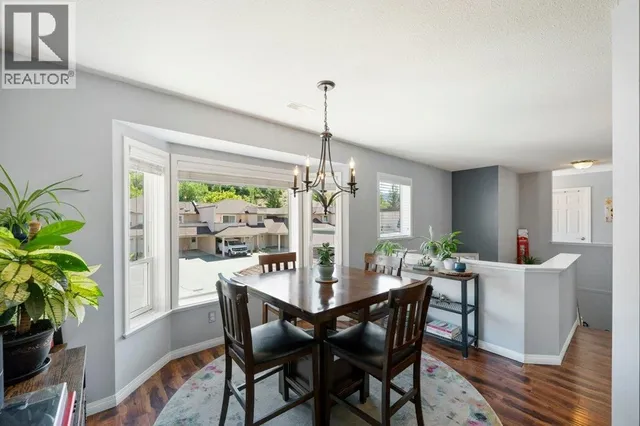 8 - 6514 MEADOWS DRIVE, Oliver 5