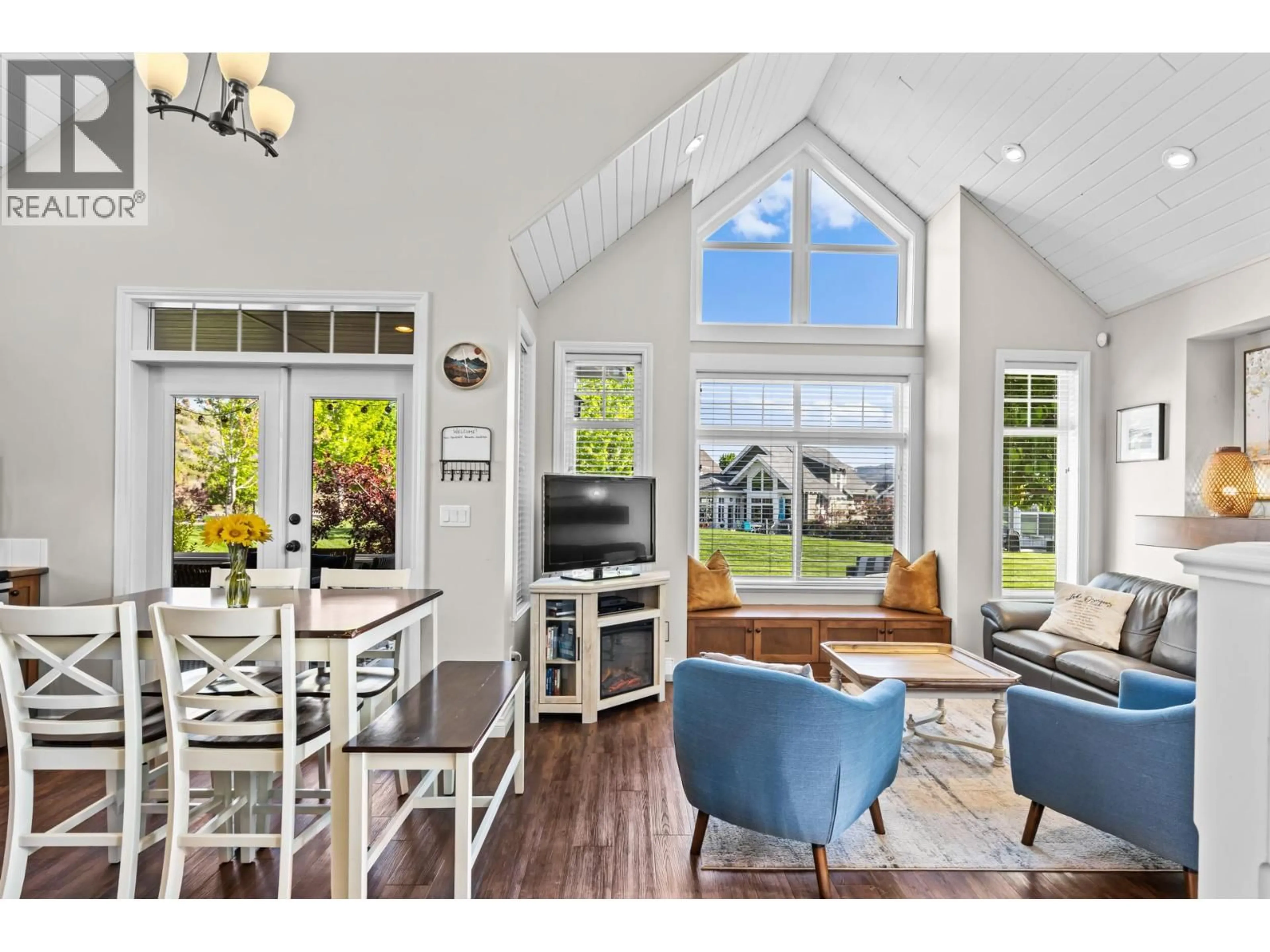 Open concept kitchen, wood/laminate floor for 117 - 2450 RADIO TOWER ROAD, Oliver British Columbia V0H1T1