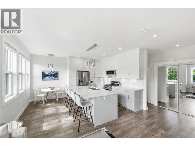 1030 TIMMINS STREET, Penticton 2