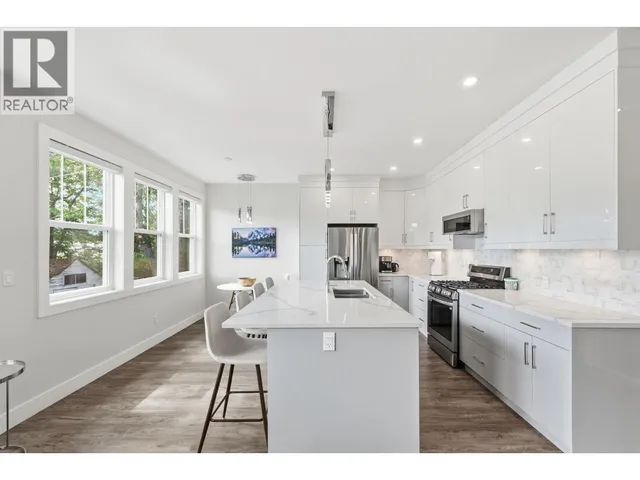 1030 TIMMINS STREET, Penticton 3