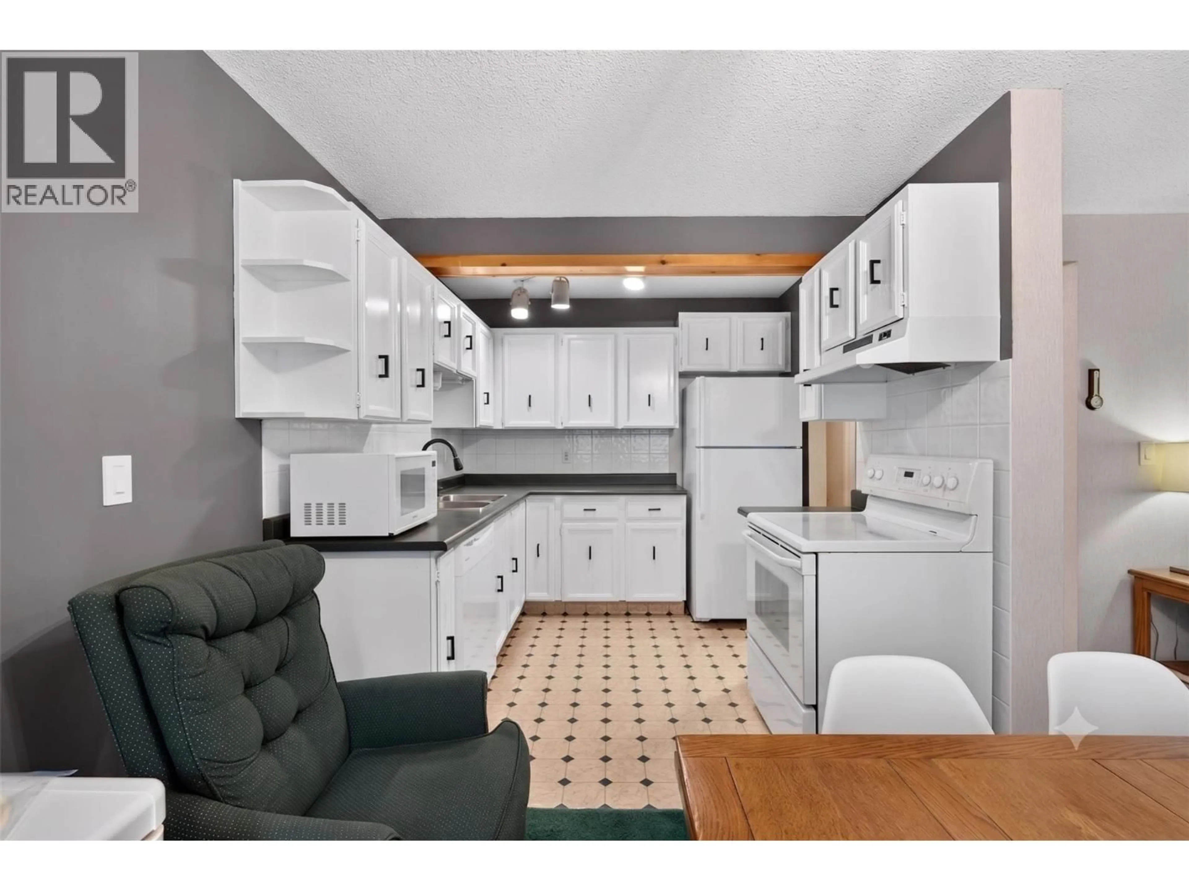Standard kitchen, unknown for 210 - 60 WOLVERINE ROAD, Big White British Columbia V1P1P3