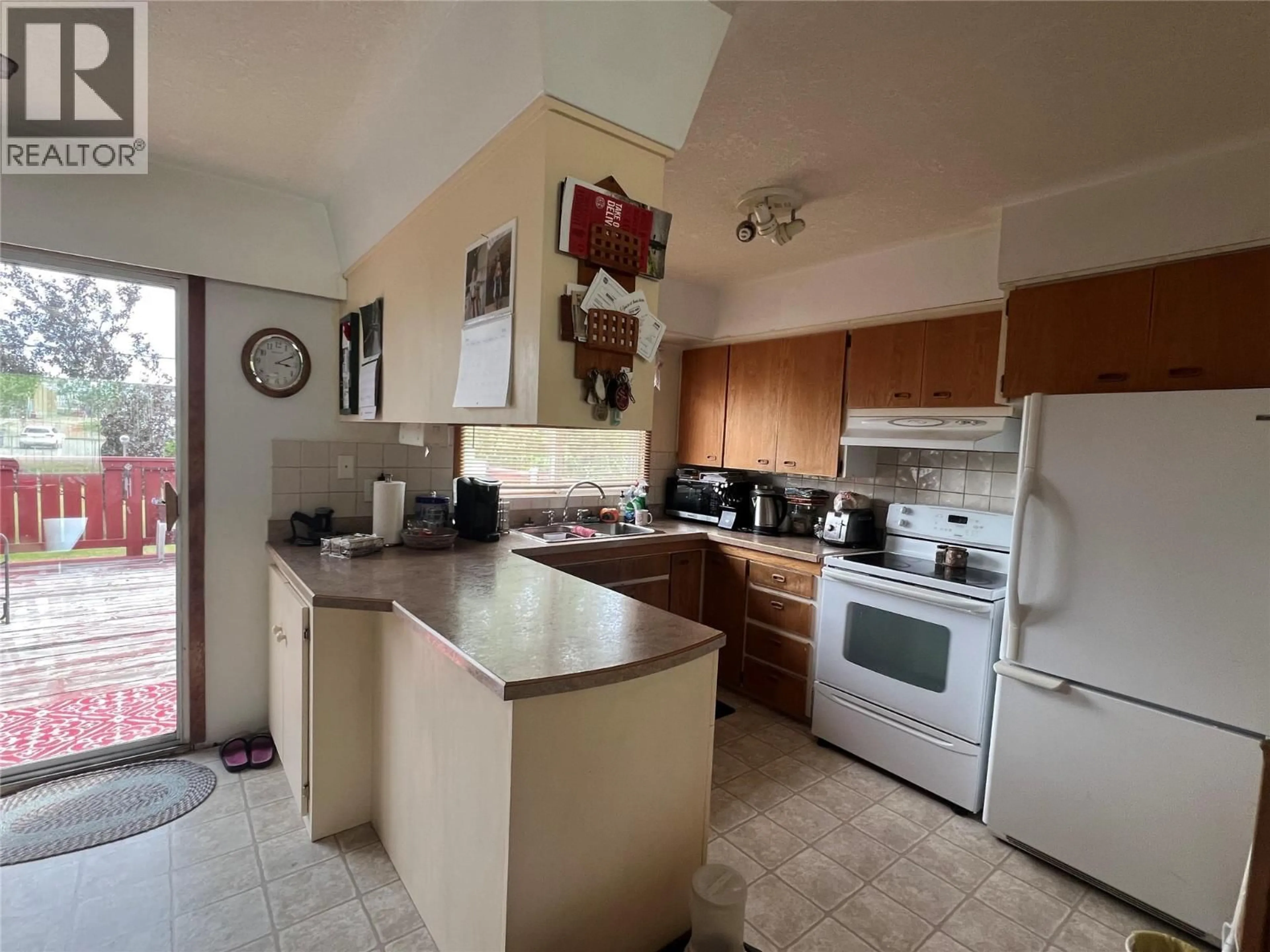 Standard kitchen, unknown for 1025 92 AVENUE, Dawson Creek British Columbia V1G1C2