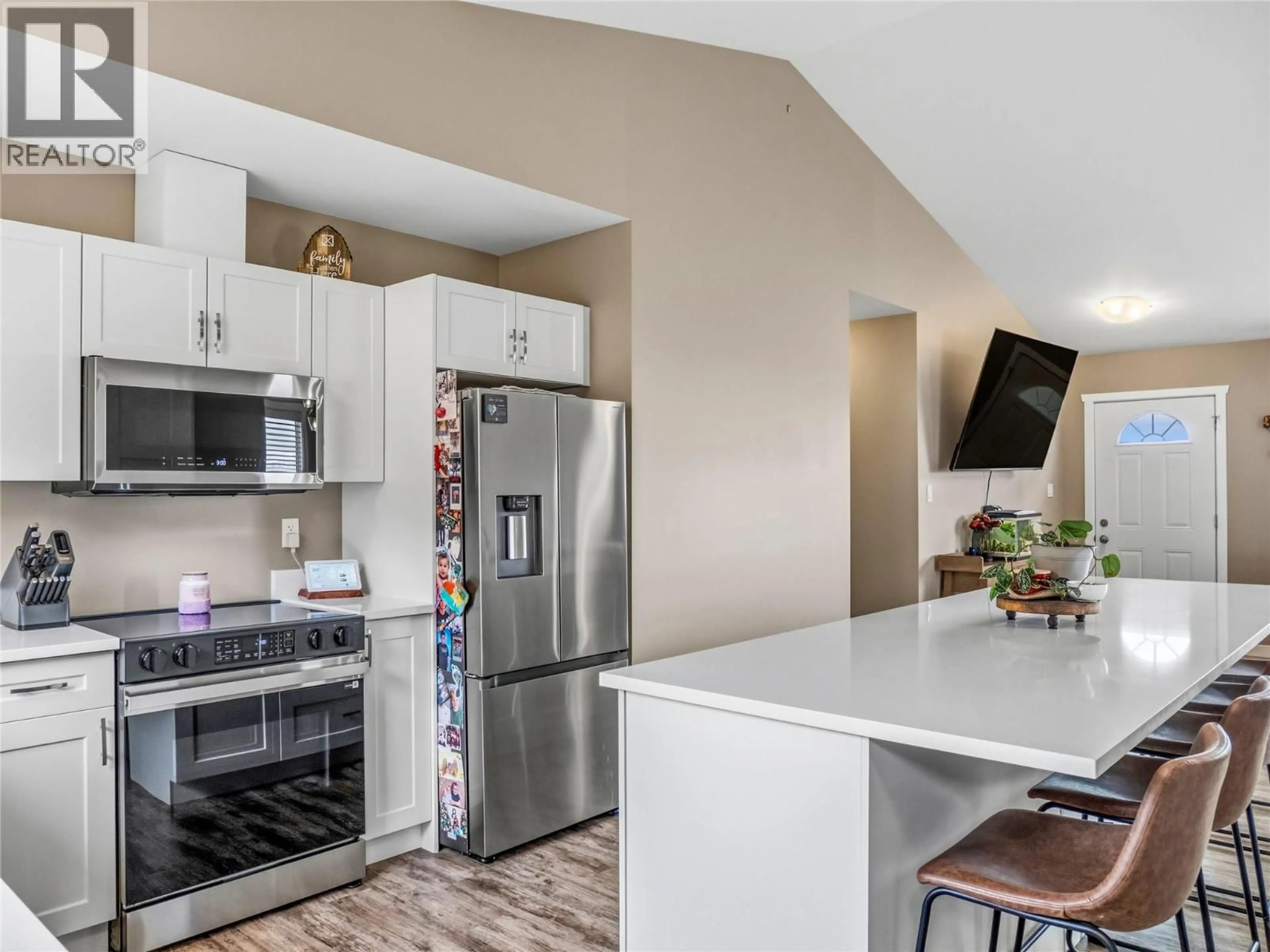 Open concept kitchen, unknown for 3788 206 ROAD, Dawson Creek British Columbia V1G0C2