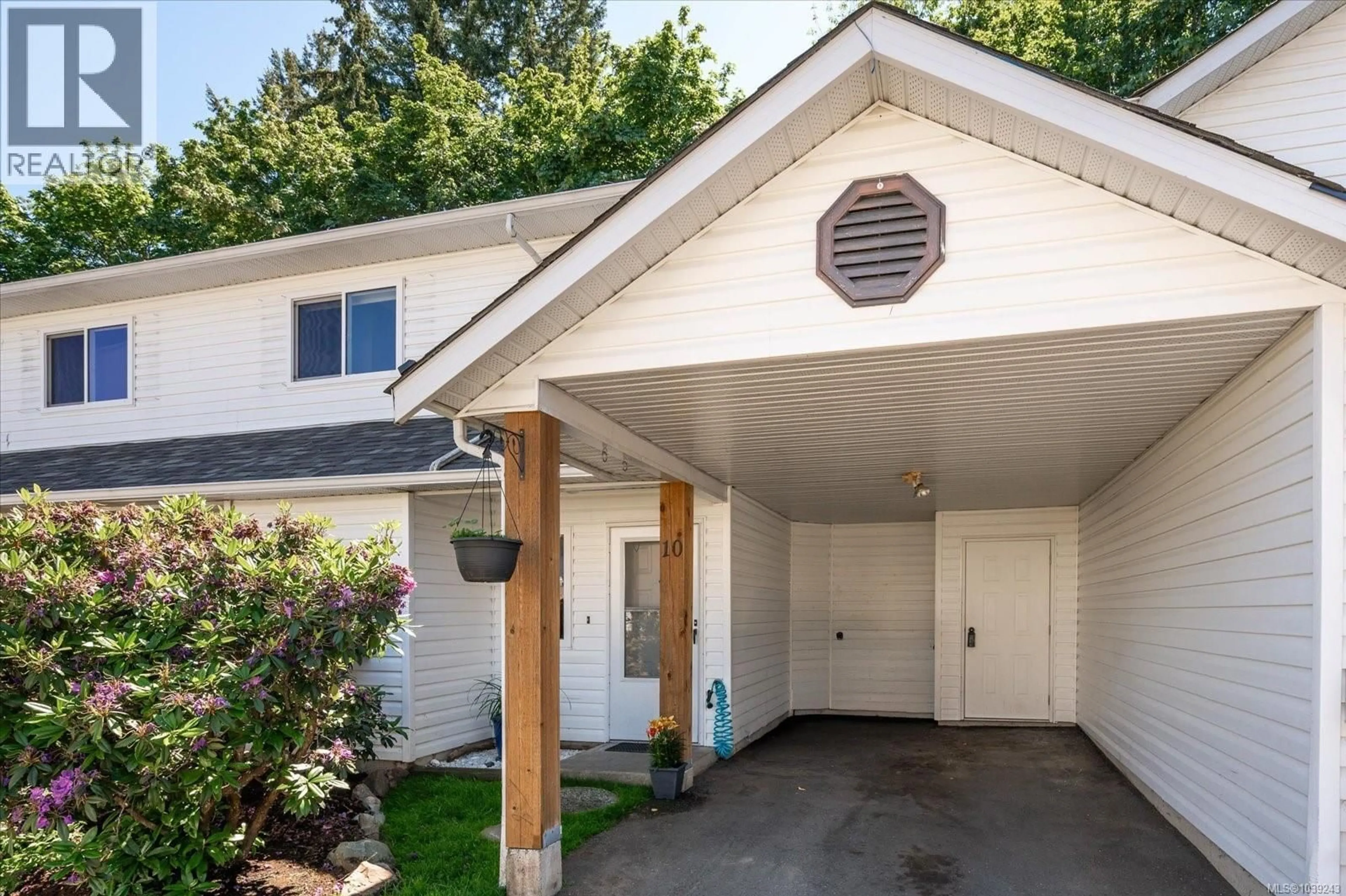 Home with vinyl exterior material, street for 10 - 711 MALONE ROAD, Ladysmith British Columbia V9G1S4