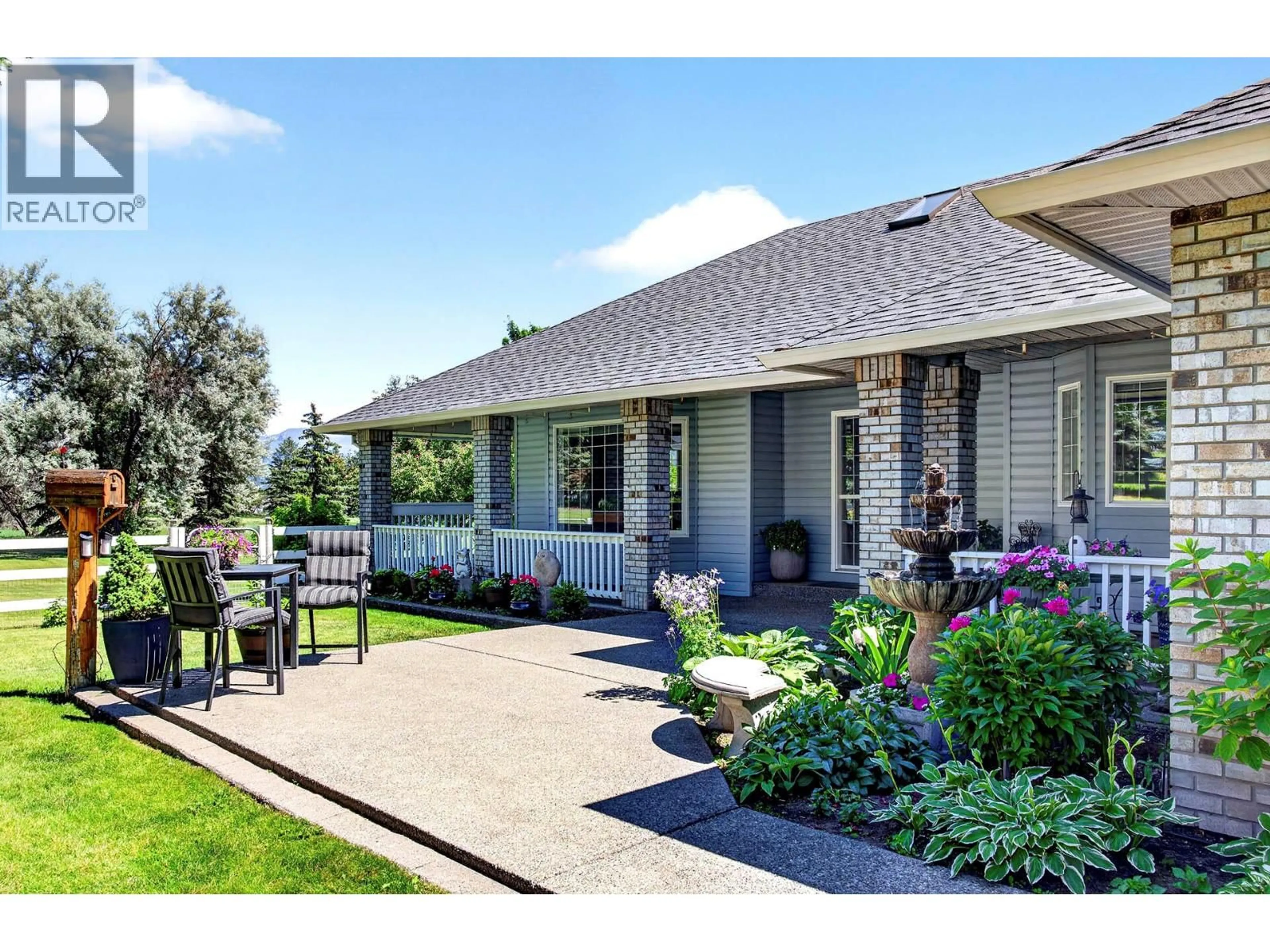 Home with vinyl exterior material, street for 432 PINTAIL ROAD, Kamloops British Columbia V2H1S5