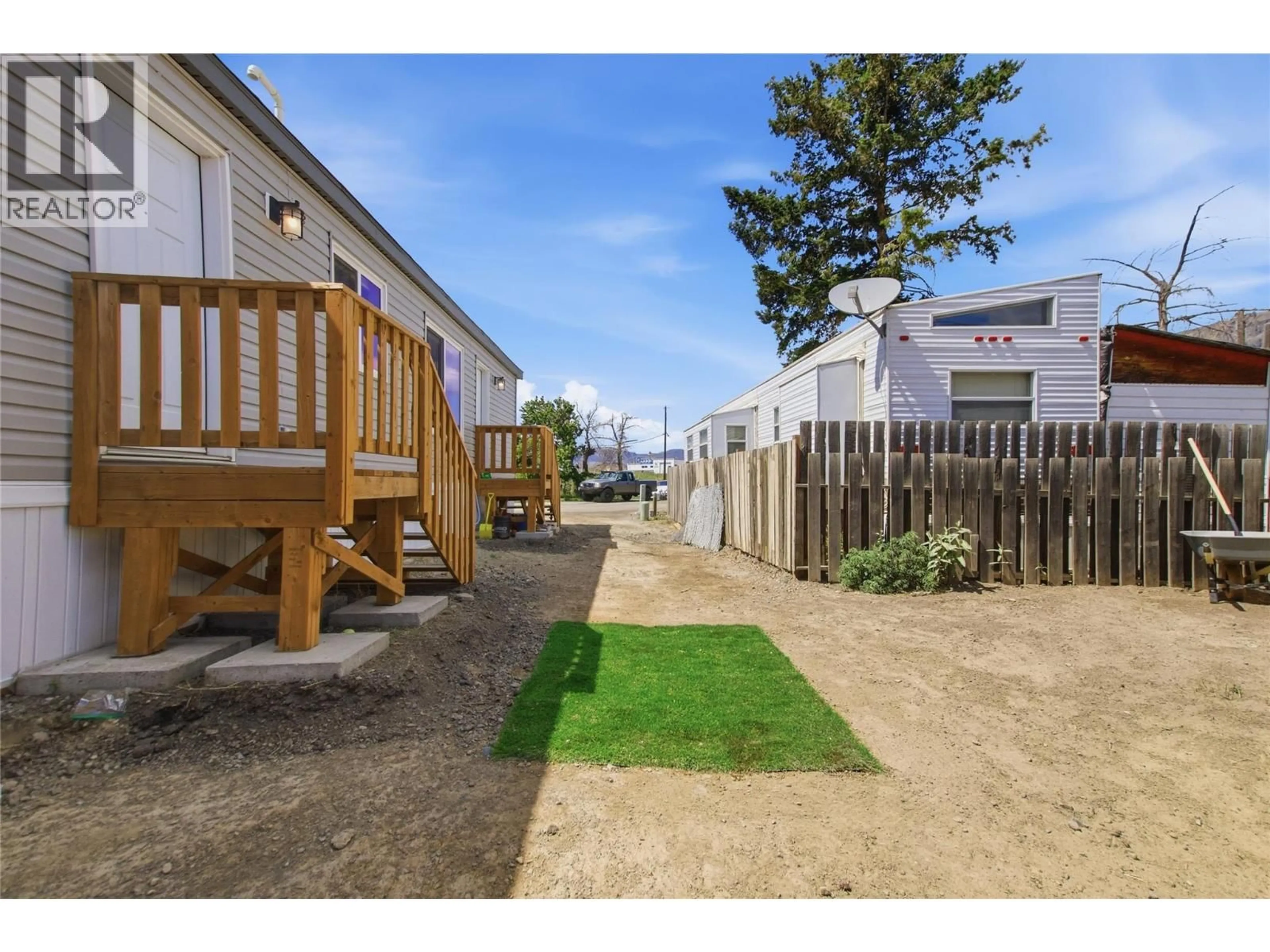 Patio, street for 50 - 771 ATHABASCA STREET EAST, Kamloops British Columbia V2H1C8