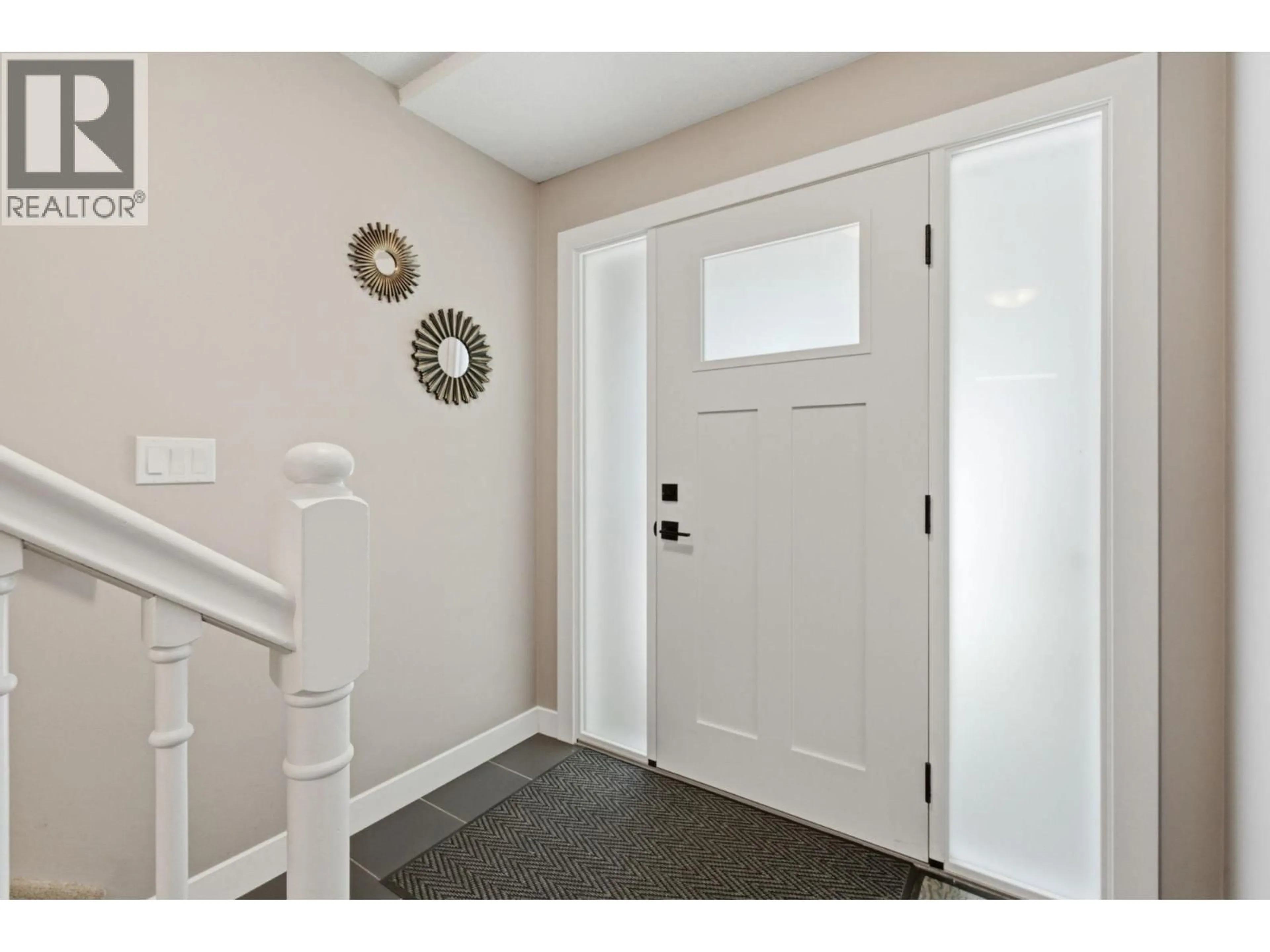 Indoor entryway for 1883 MILLARD COURT EAST, Kelowna British Columbia V1V1R2