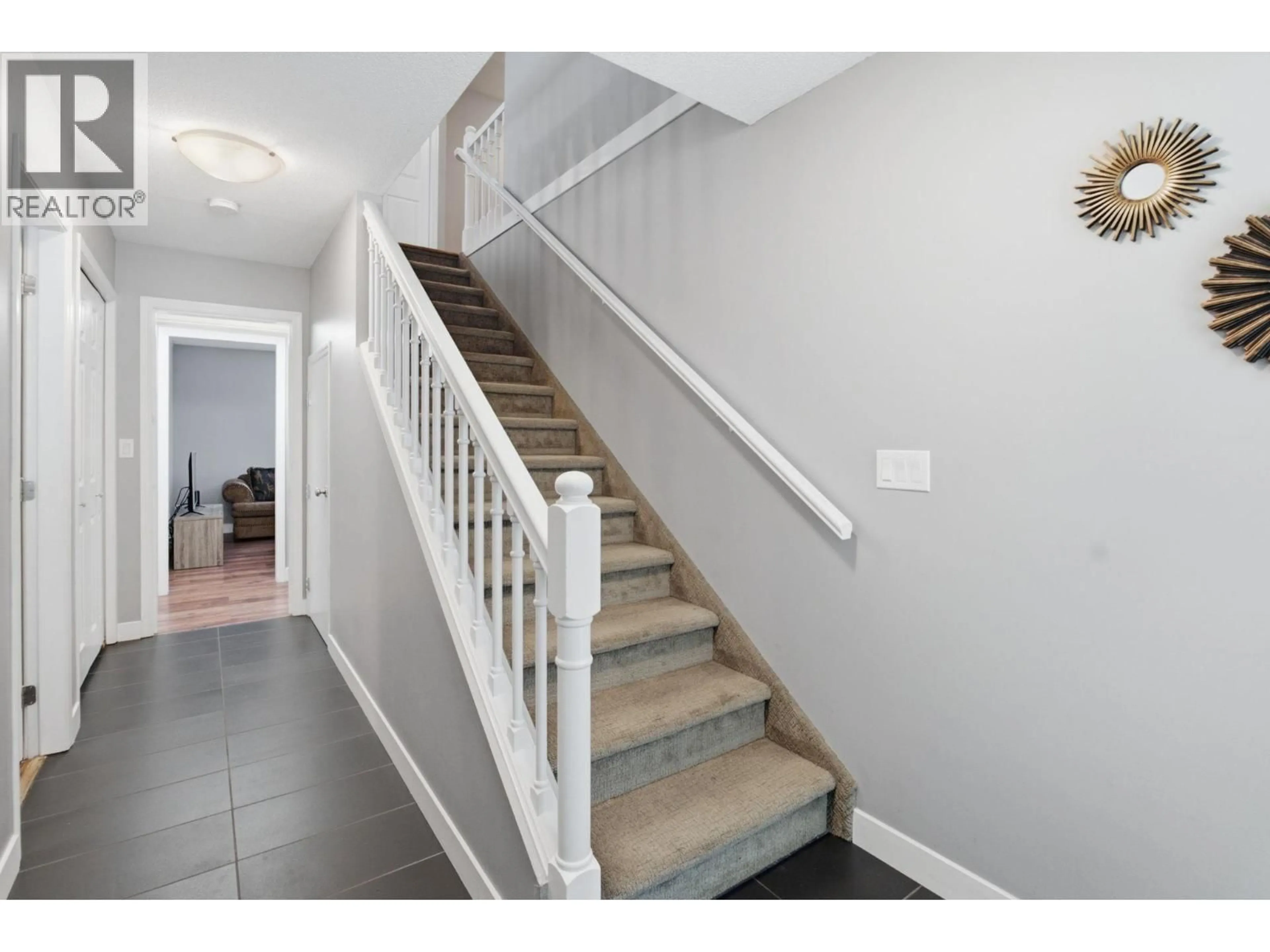 Stairs for 1883 MILLARD COURT EAST, Kelowna British Columbia V1V1R2