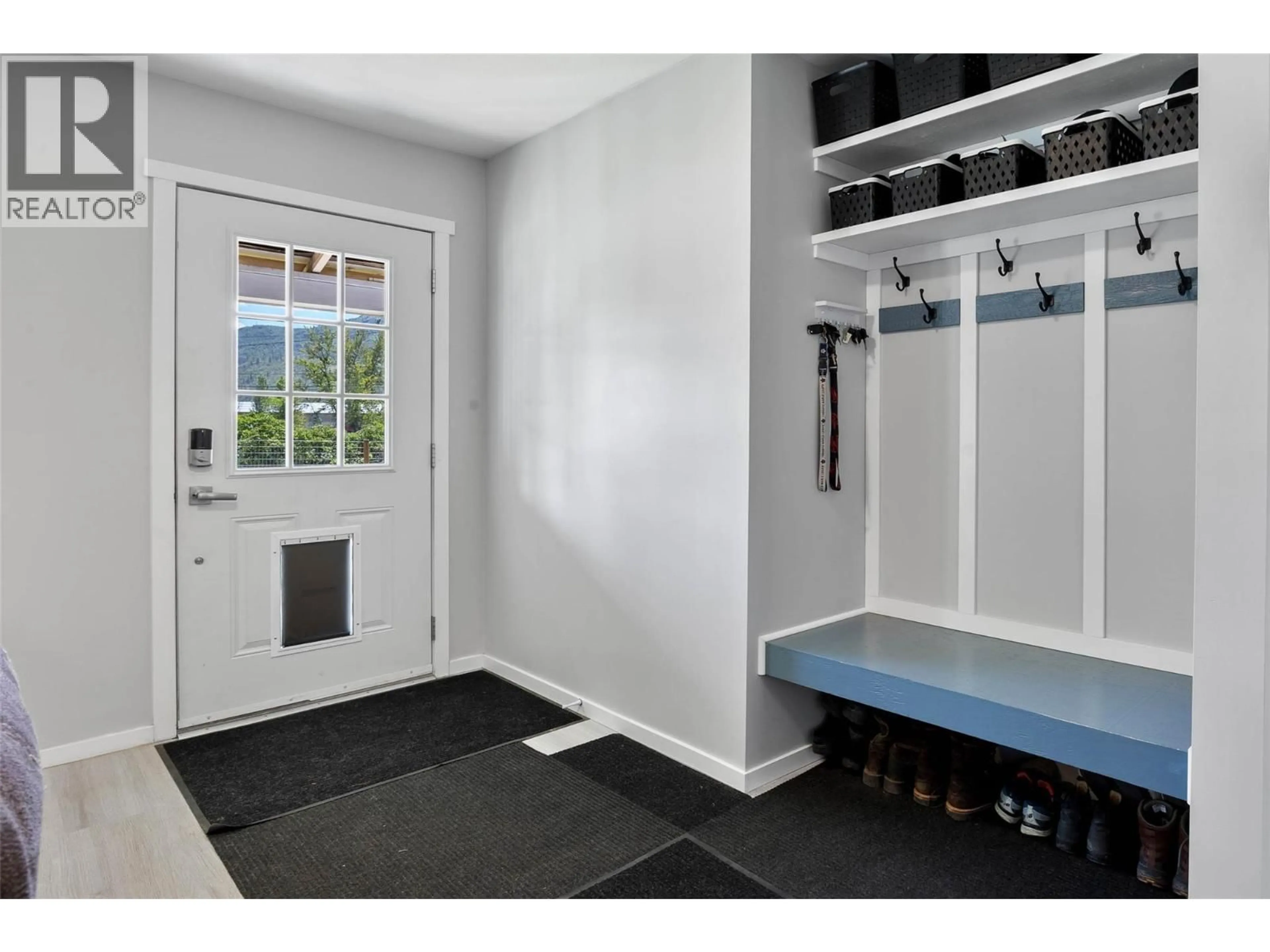 Indoor entryway for 417 CARLSTROM ROAD, Barriere British Columbia V0E1E1