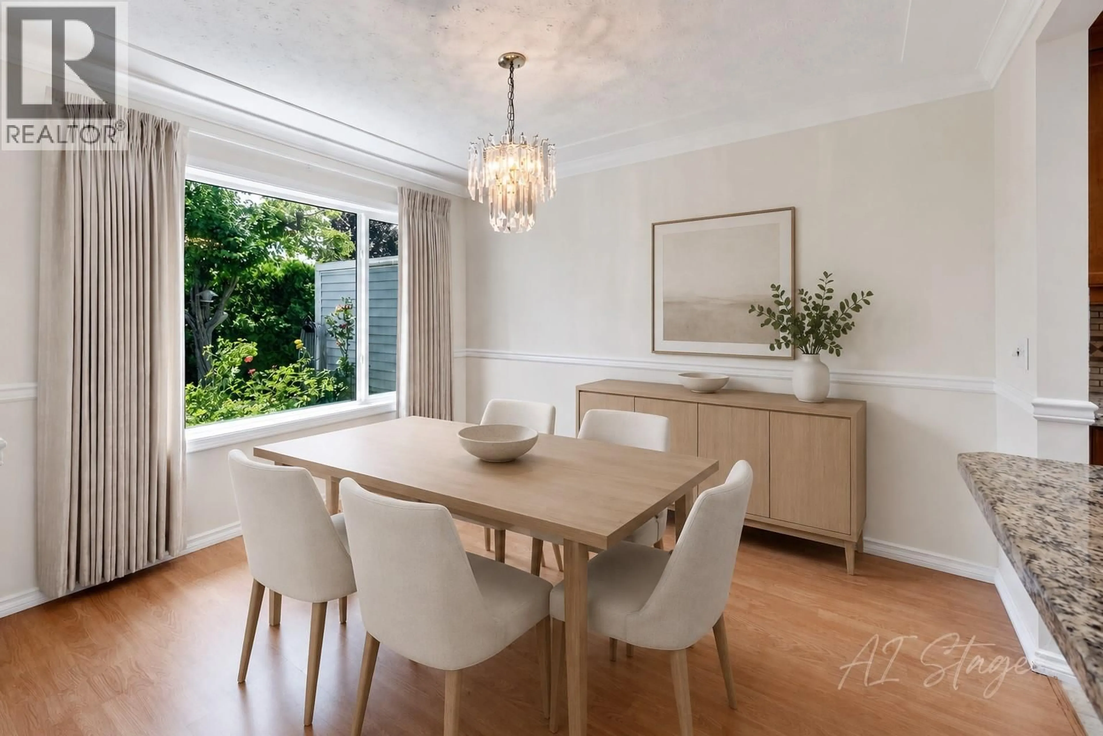 Dining room, wood/laminate floor for 21 - 3370 CASORSO ROAD, Kelowna British Columbia V1Y2V4