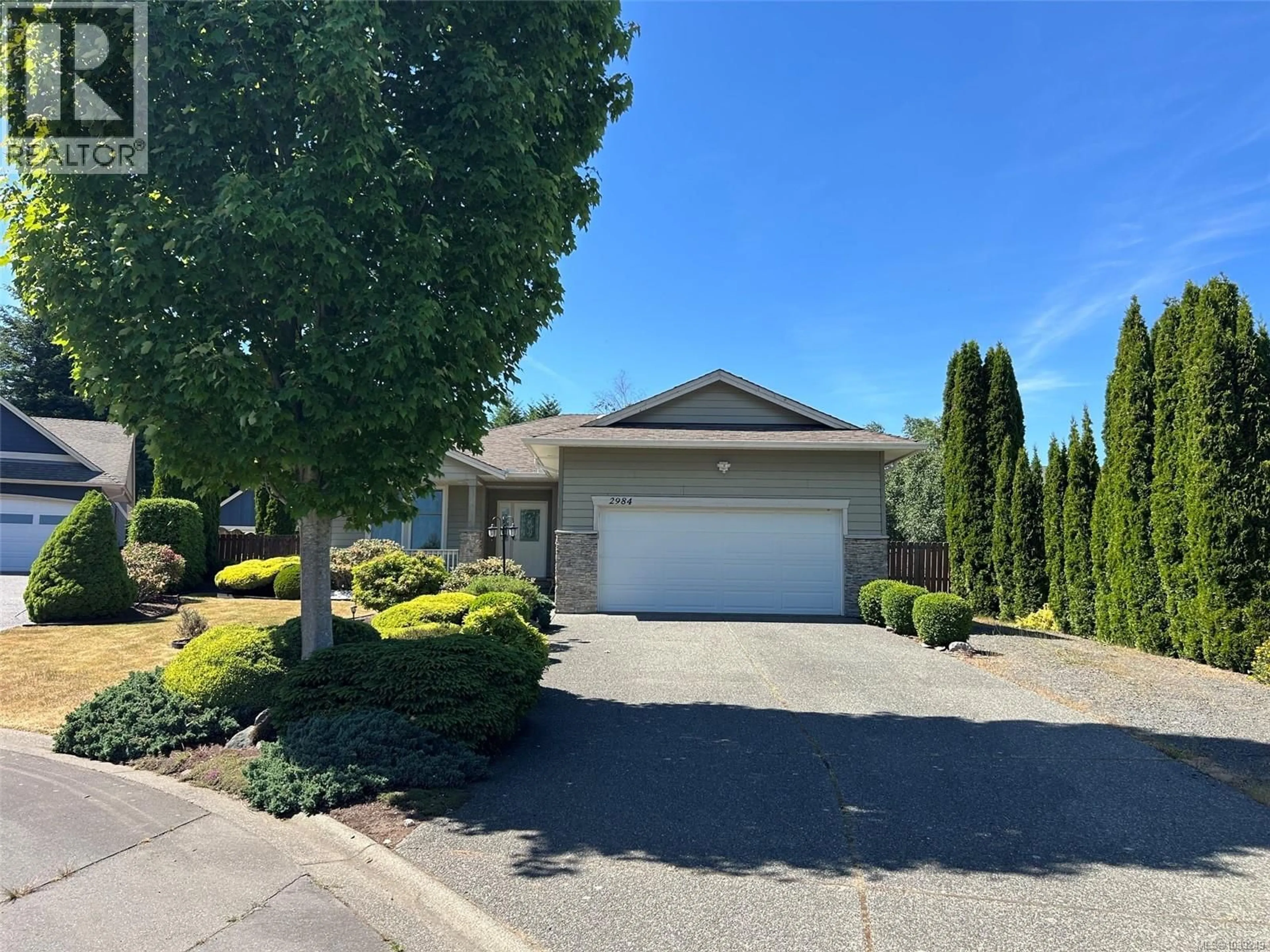 A pic from outside/outdoor area/front of a property/back of a property/a pic from drone, street for 2984 THURSTON PLACE, Campbell River British Columbia V9H0A6
