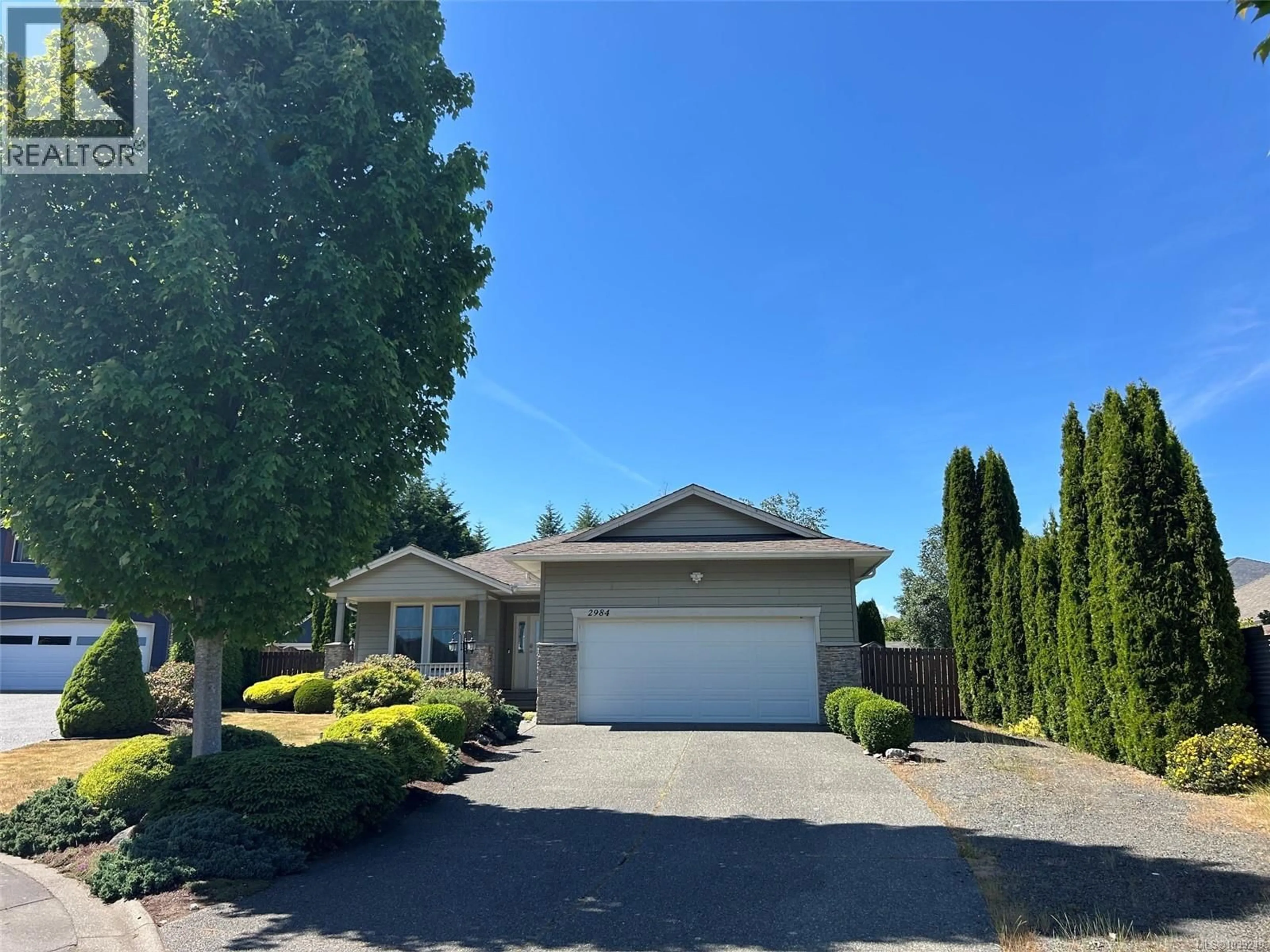 A pic from outside/outdoor area/front of a property/back of a property/a pic from drone, street for 2984 THURSTON PLACE, Campbell River British Columbia V9H0A6