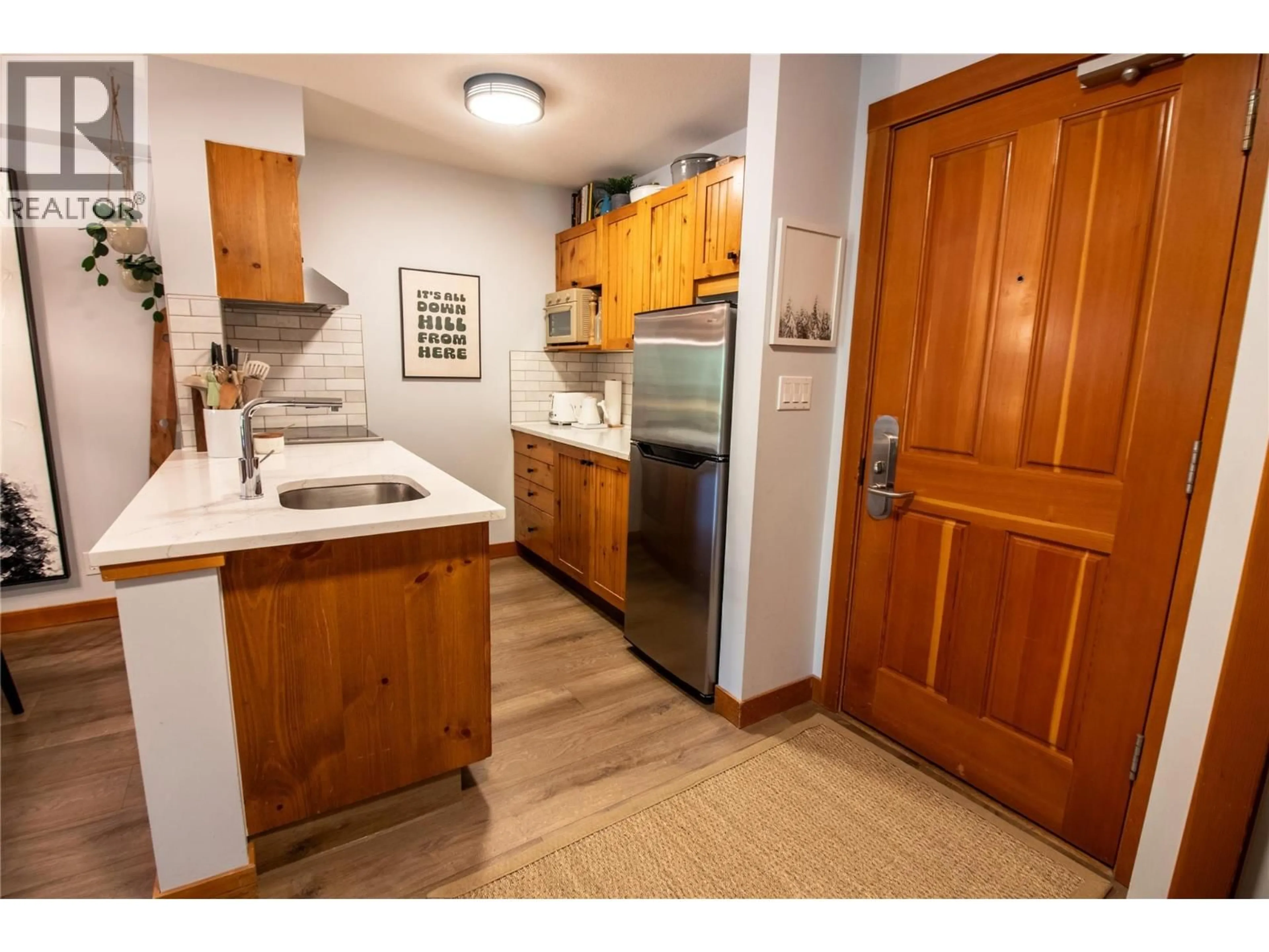 Standard kitchen, unknown for 111 - 2080 SUMMIT DRIVE, Panorama British Columbia V0A1T0