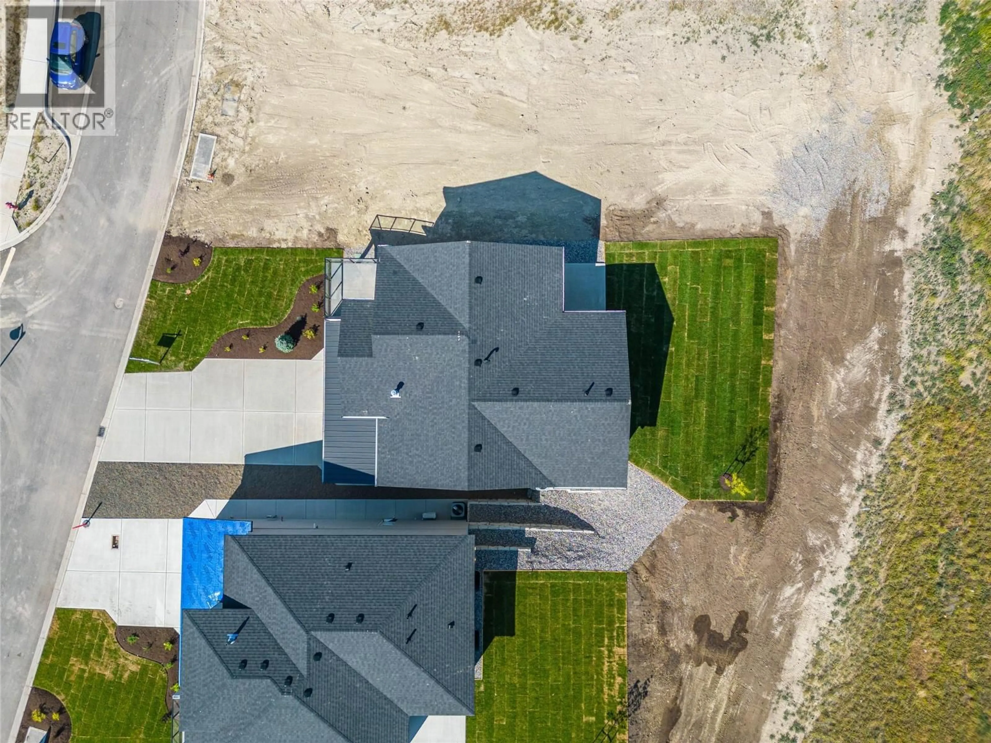 A pic from outside/outdoor area/front of a property/back of a property/a pic from drone, street for 113 - 38 RUE CHEVAL NOIR OTHER, Kamloops British Columbia V1S0G5