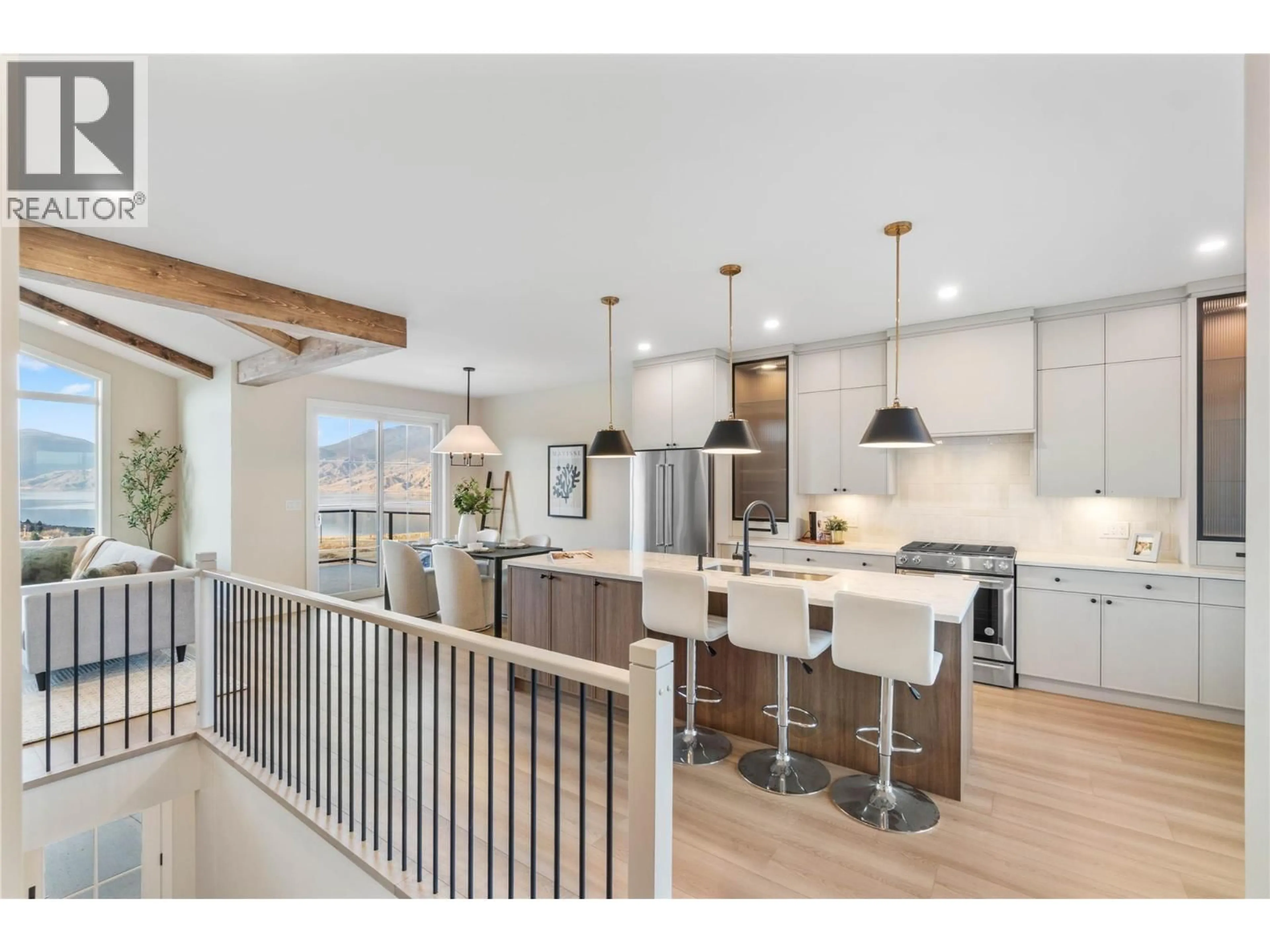 Open concept kitchen, wood/laminate floor for 113 - 38 RUE CHEVAL NOIR OTHER, Kamloops British Columbia V1S0G5
