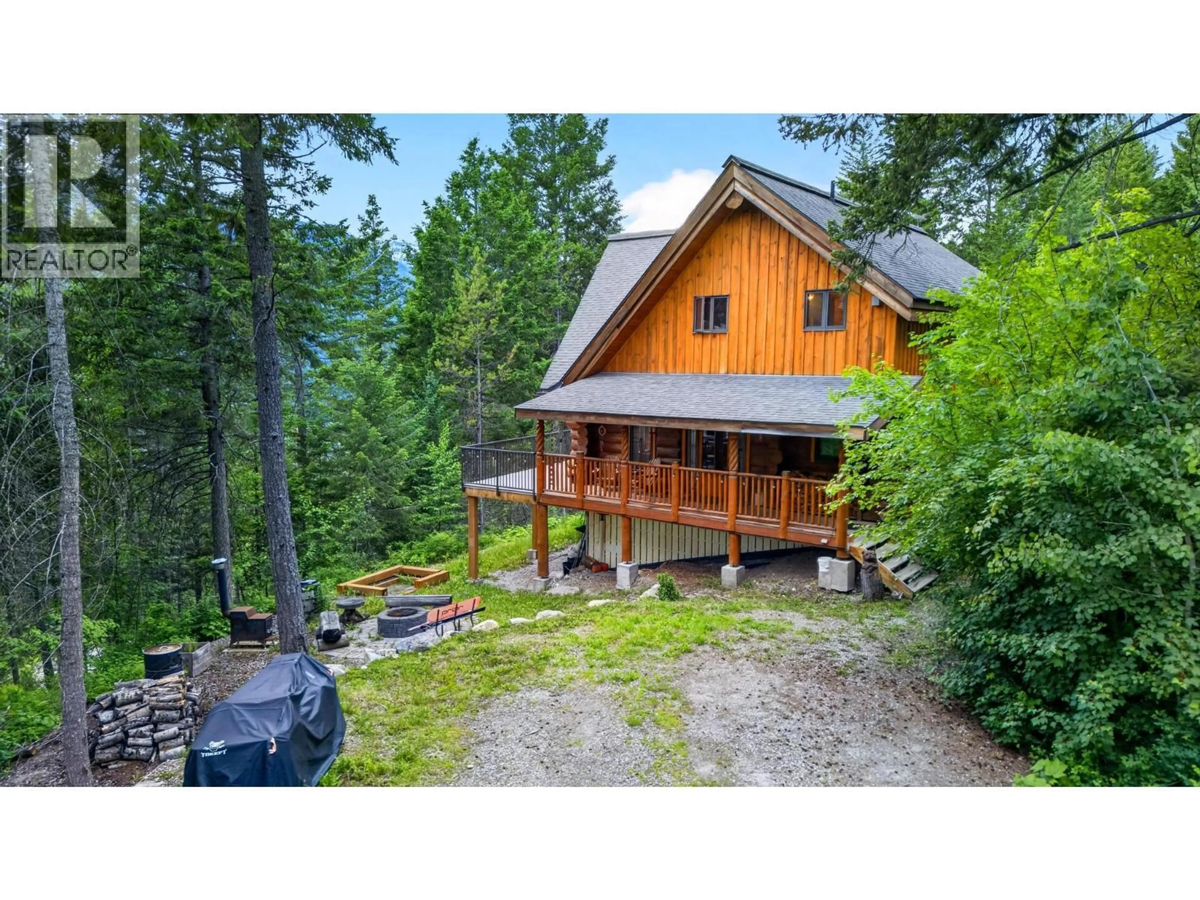 A pic from outside/outdoor area/front of a property/back of a property/a pic from drone, unknown for 1419 BLACK BEAR DRIVE, Golden British Columbia V0A1H7