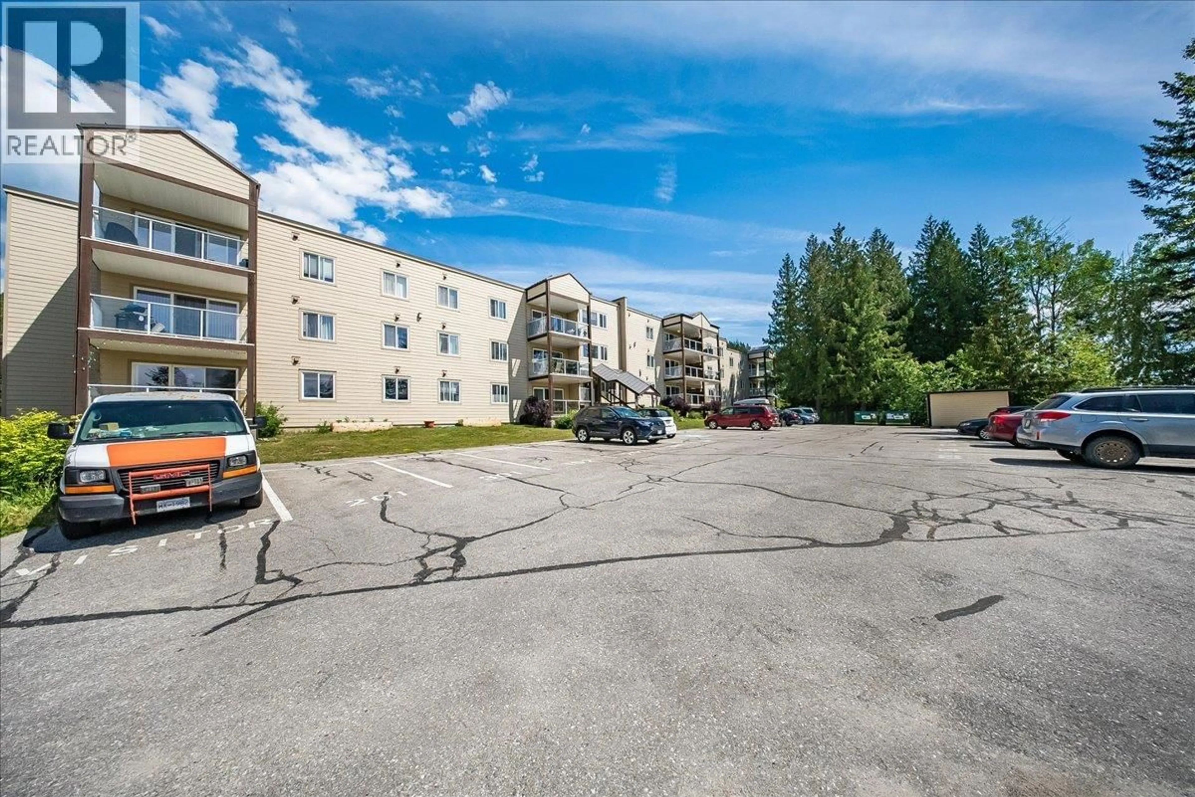 Patio, mountain view for 203 - 1800 KIRKUP AVENUE, Rossland British Columbia V0G1Y0