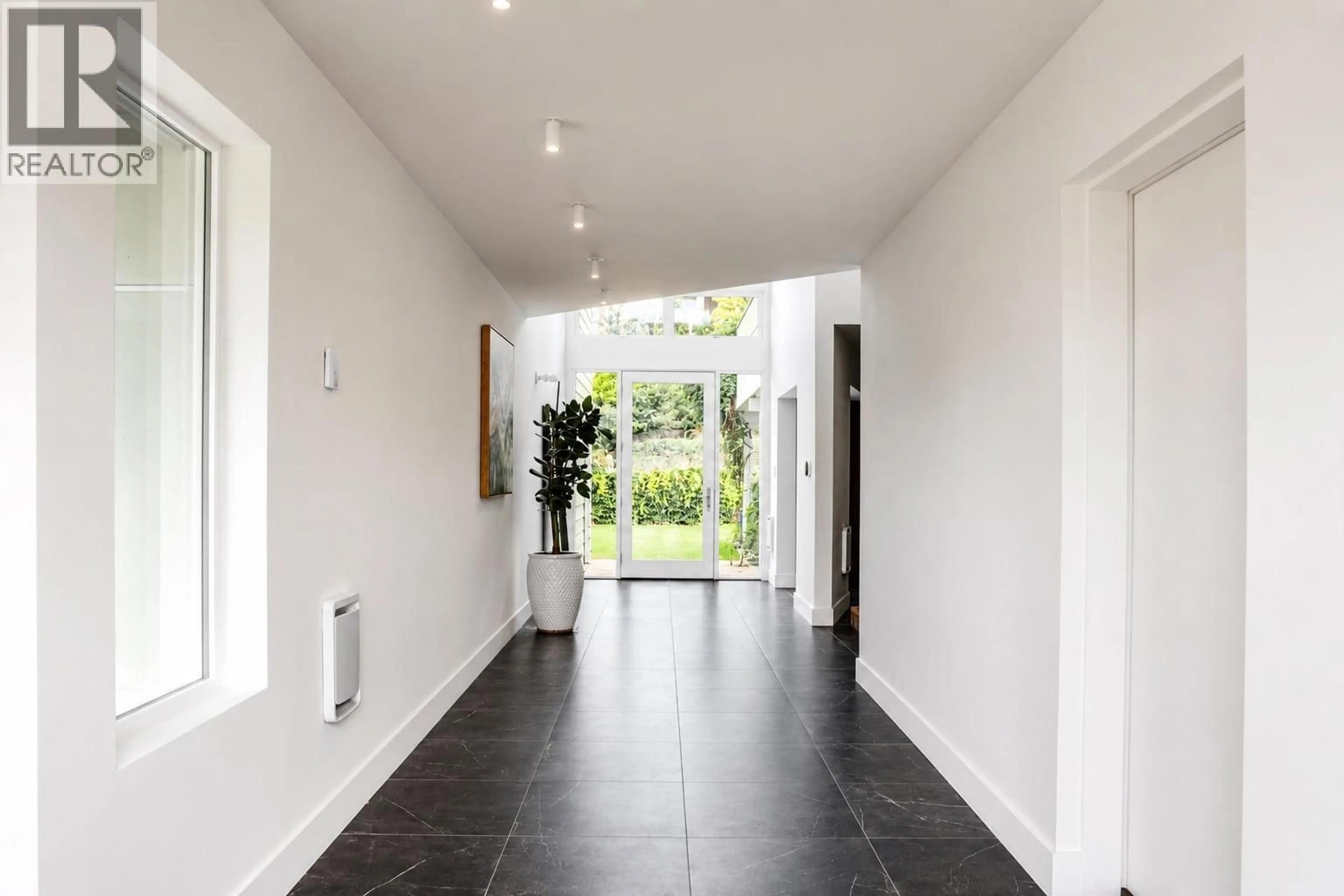 Indoor foyer for 319 CARMEL CRESCENT, Okanagan Falls British Columbia V2A1R5