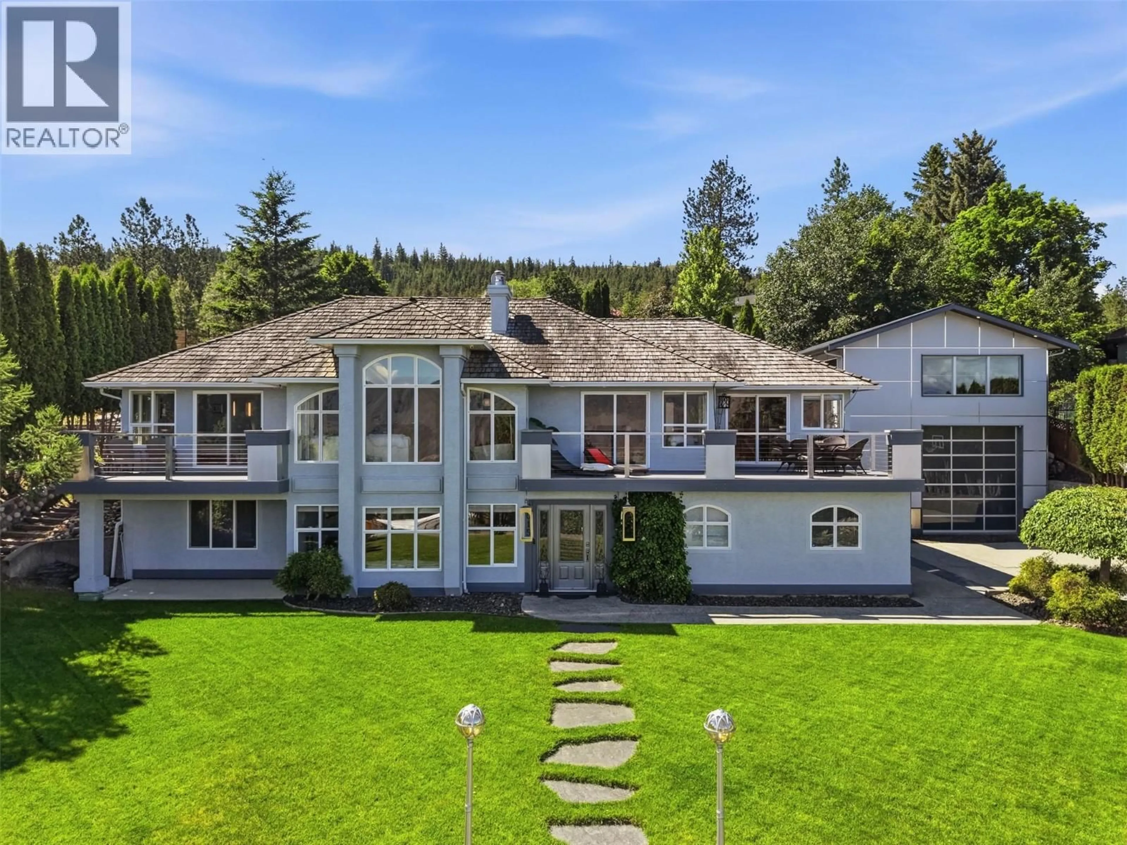 A pic from outside/outdoor area/front of a property/back of a property/a pic from drone, mountain view for 2015 HIGH COUNTRY BOULEVARD, Kamloops British Columbia V2E1L2