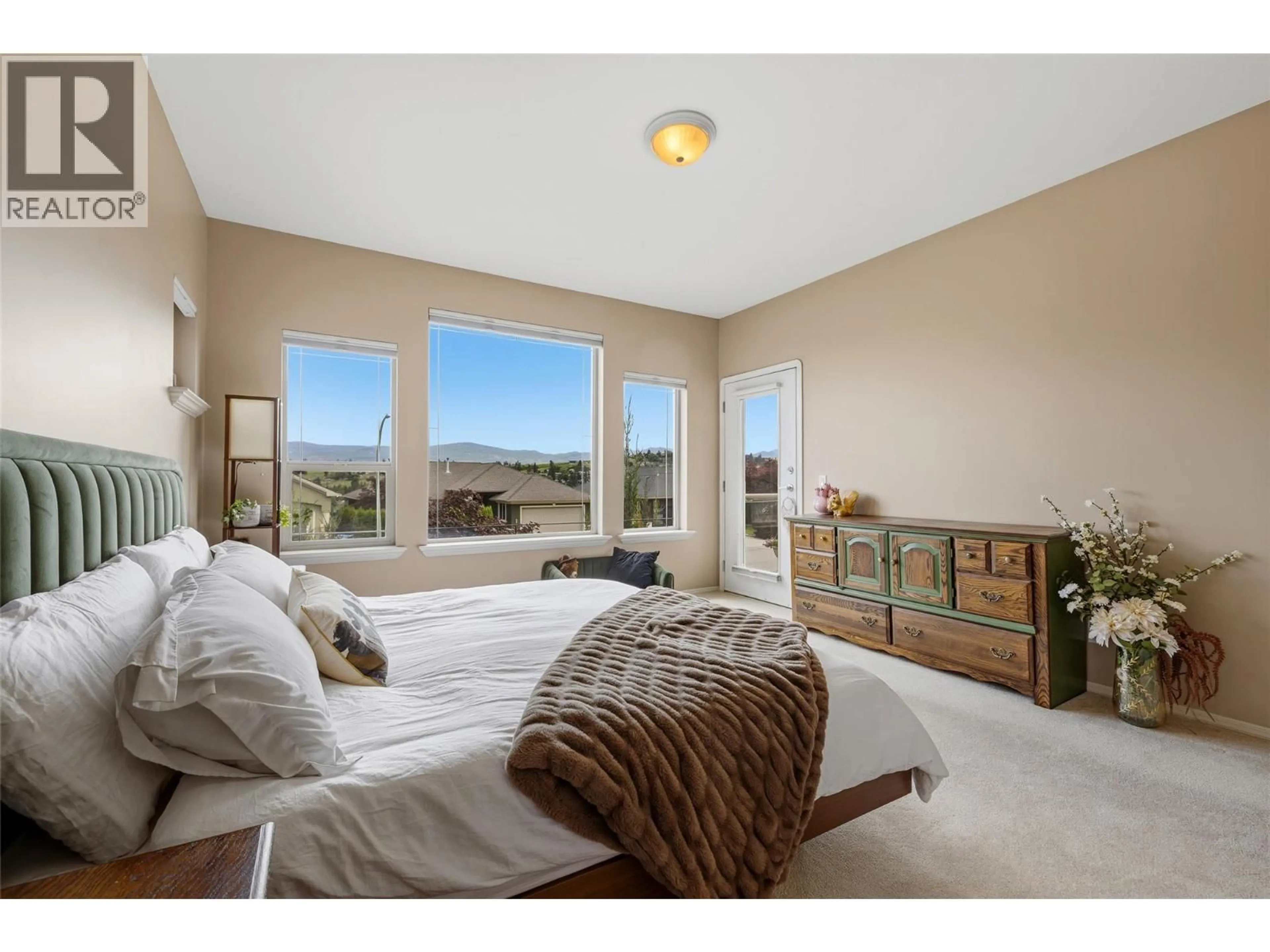 A pic of a room for 2060 SPYGLASS WAY, West Kelowna British Columbia V1Z3Z7