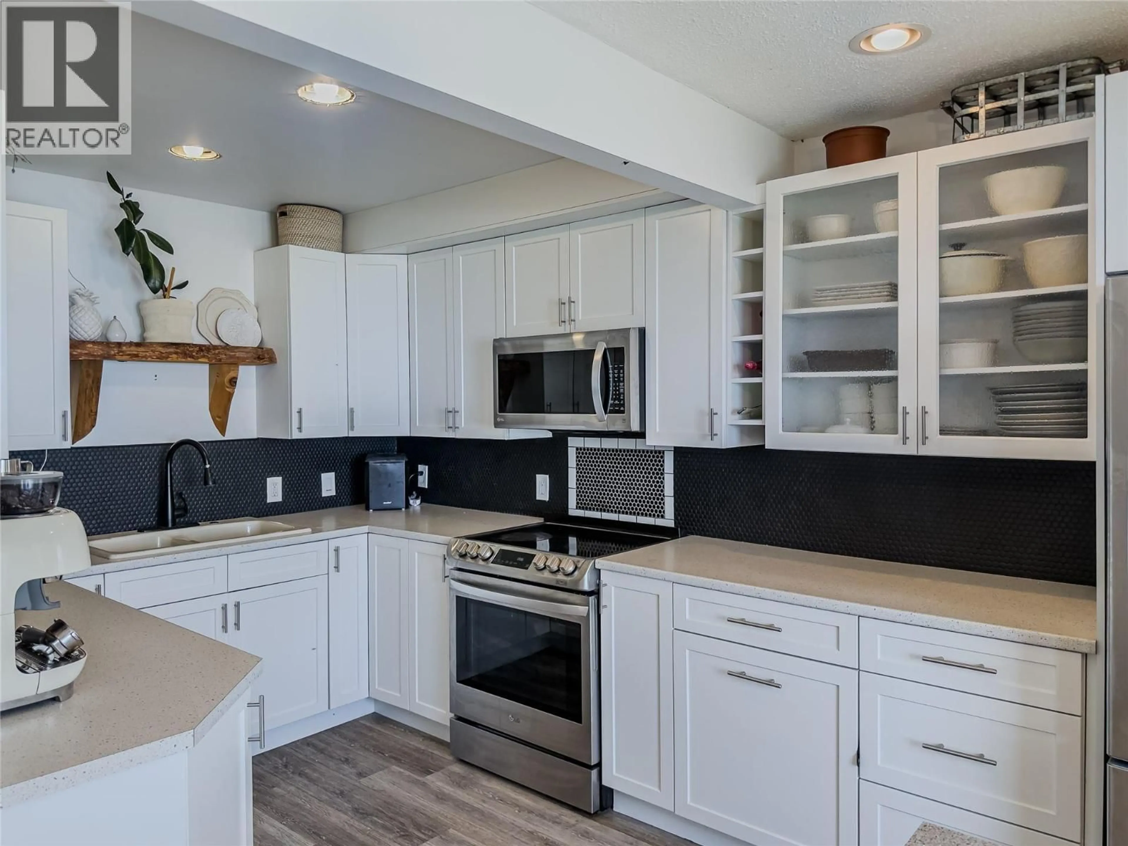 Contemporary kitchen, ceramic/tile floor for 1209 HOWE ROAD, Kamloops British Columbia V1S1M4