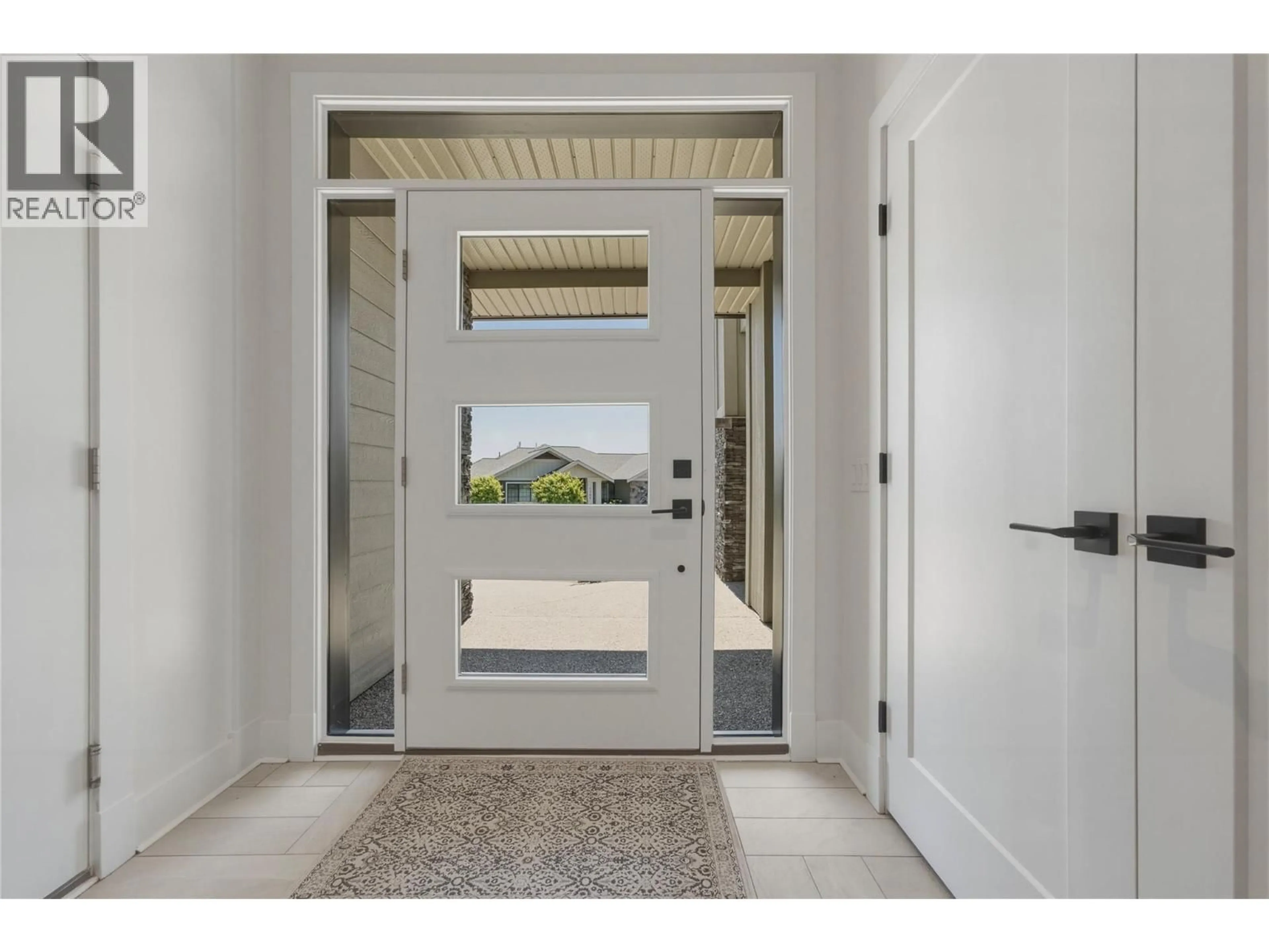 Indoor entryway for 7204 APEX DRIVE, Vernon British Columbia V1B4E4