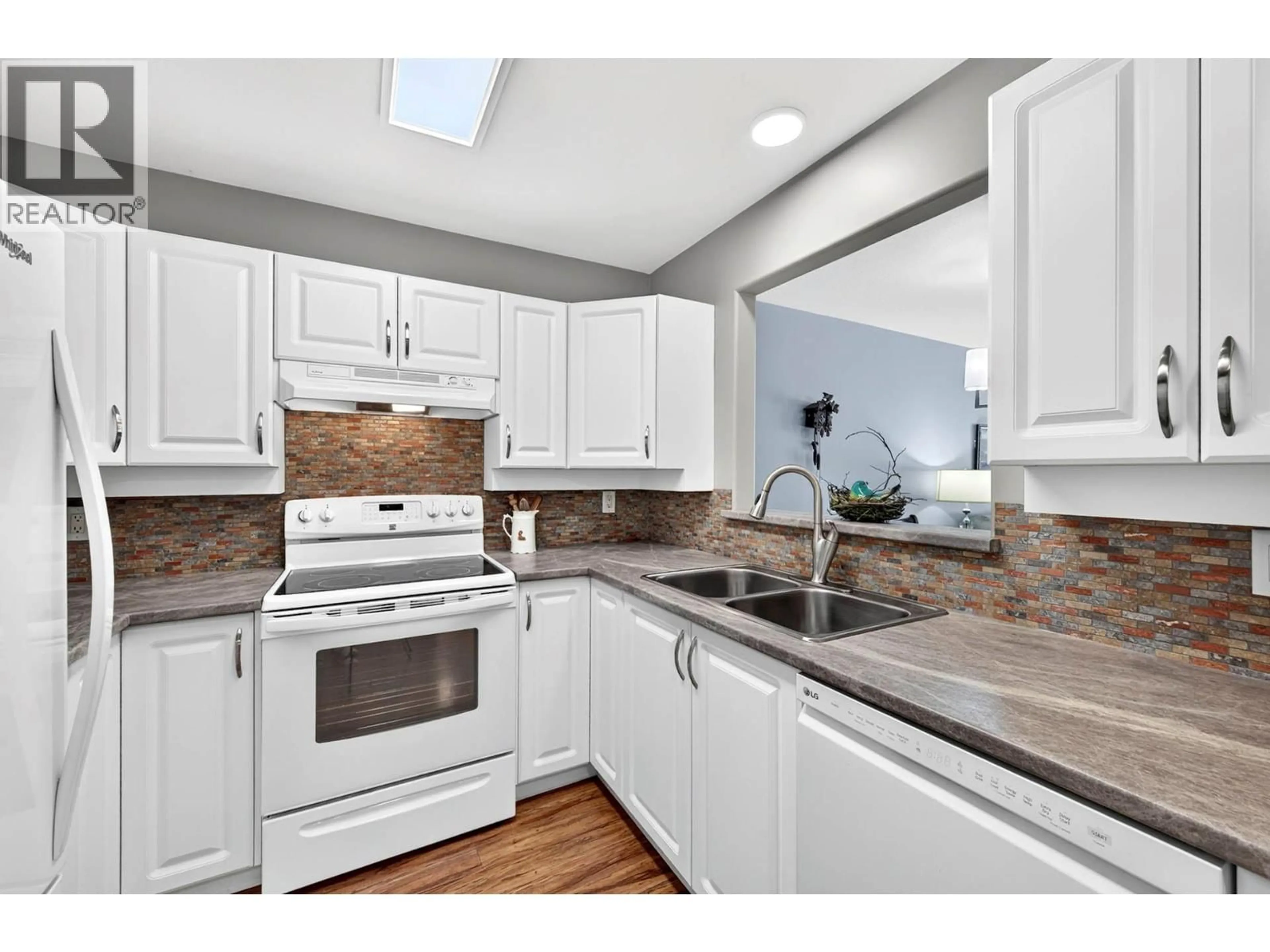 Open concept kitchen, unknown for 102 - 510 LORNE STREET, Kamloops British Columbia V2C1W3