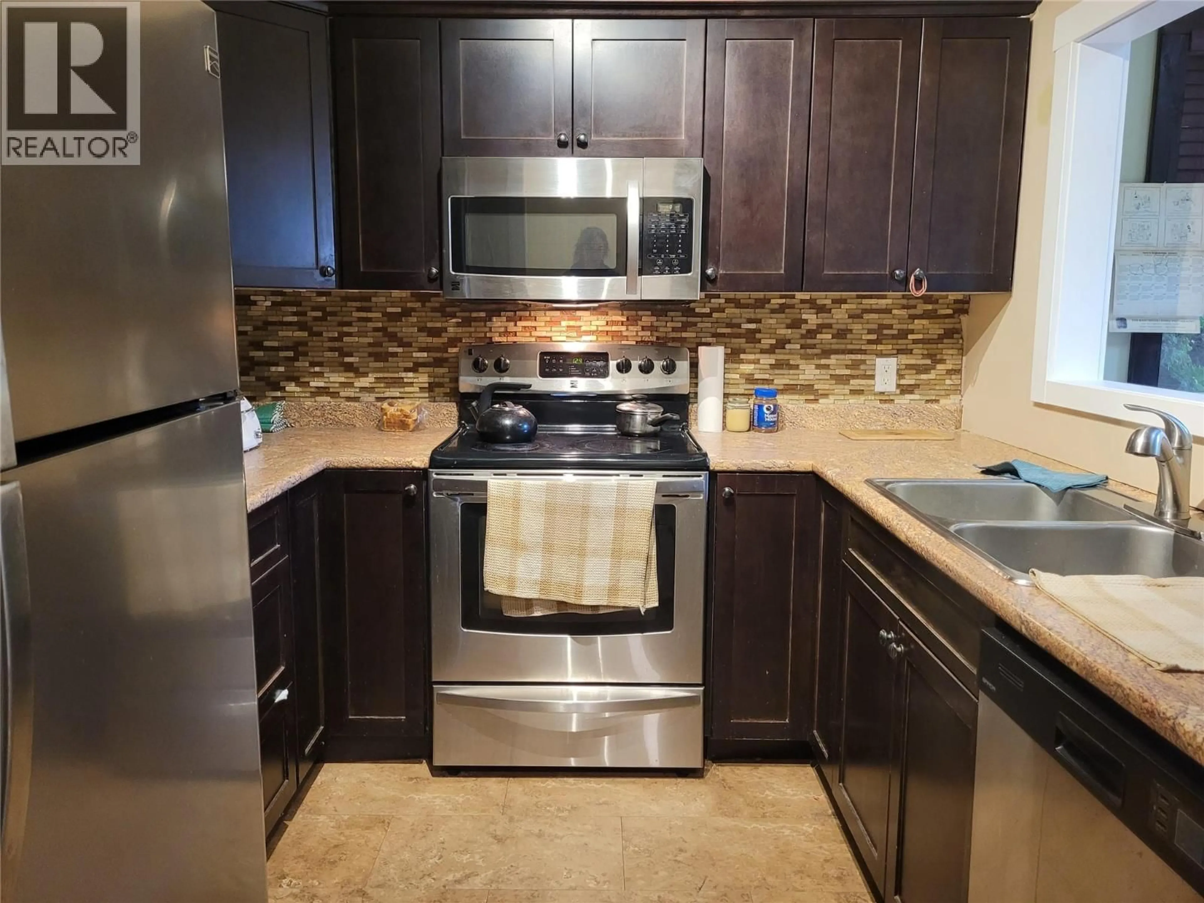 Standard kitchen, ceramic/tile floor for 846 OKANAGAN AVENUE, Chase British Columbia V0E1M0