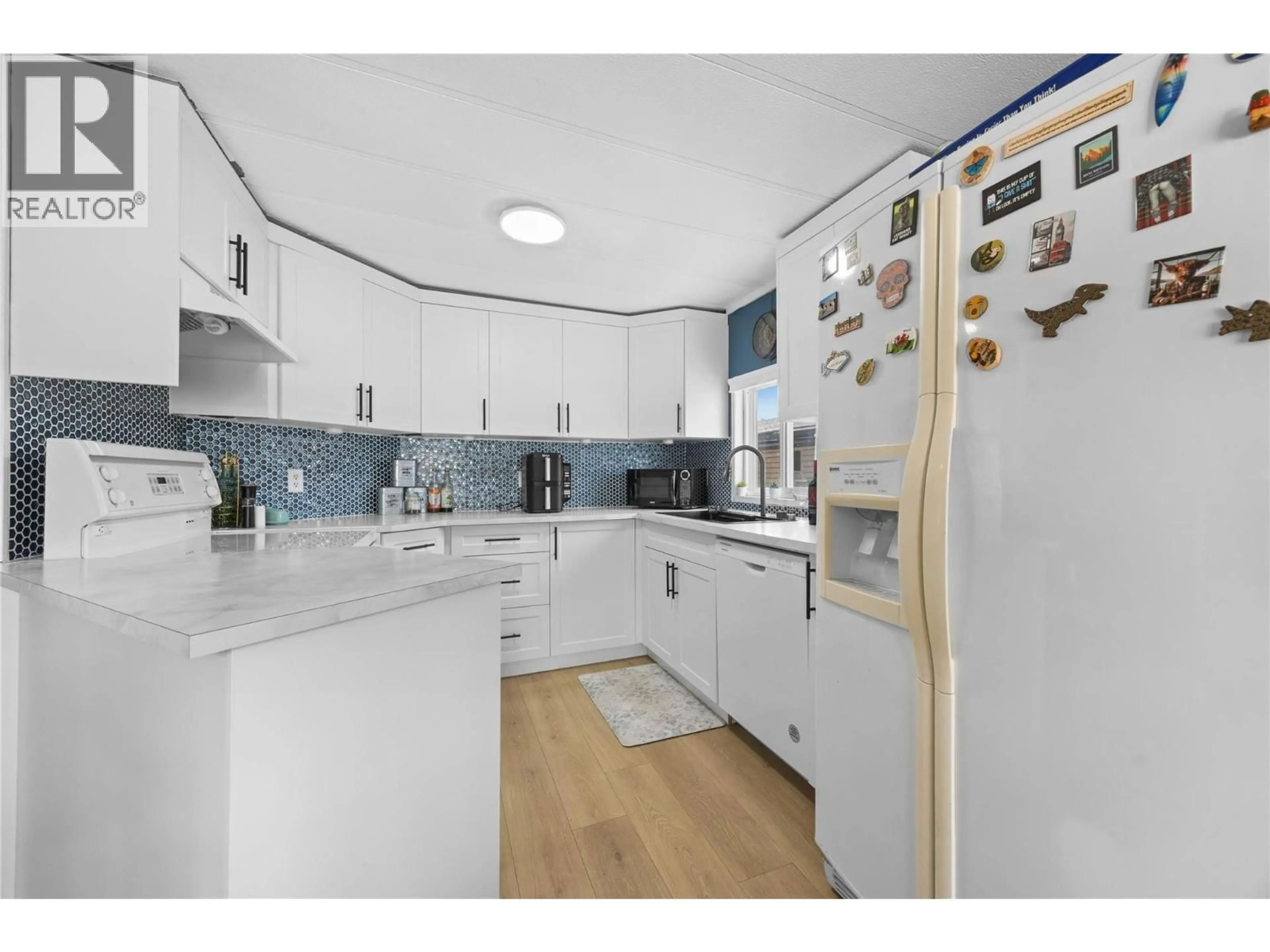 Standard kitchen, ceramic/tile floor for 59 - 1881 BOUCHERIE ROAD, Westbank British Columbia V4T0C9