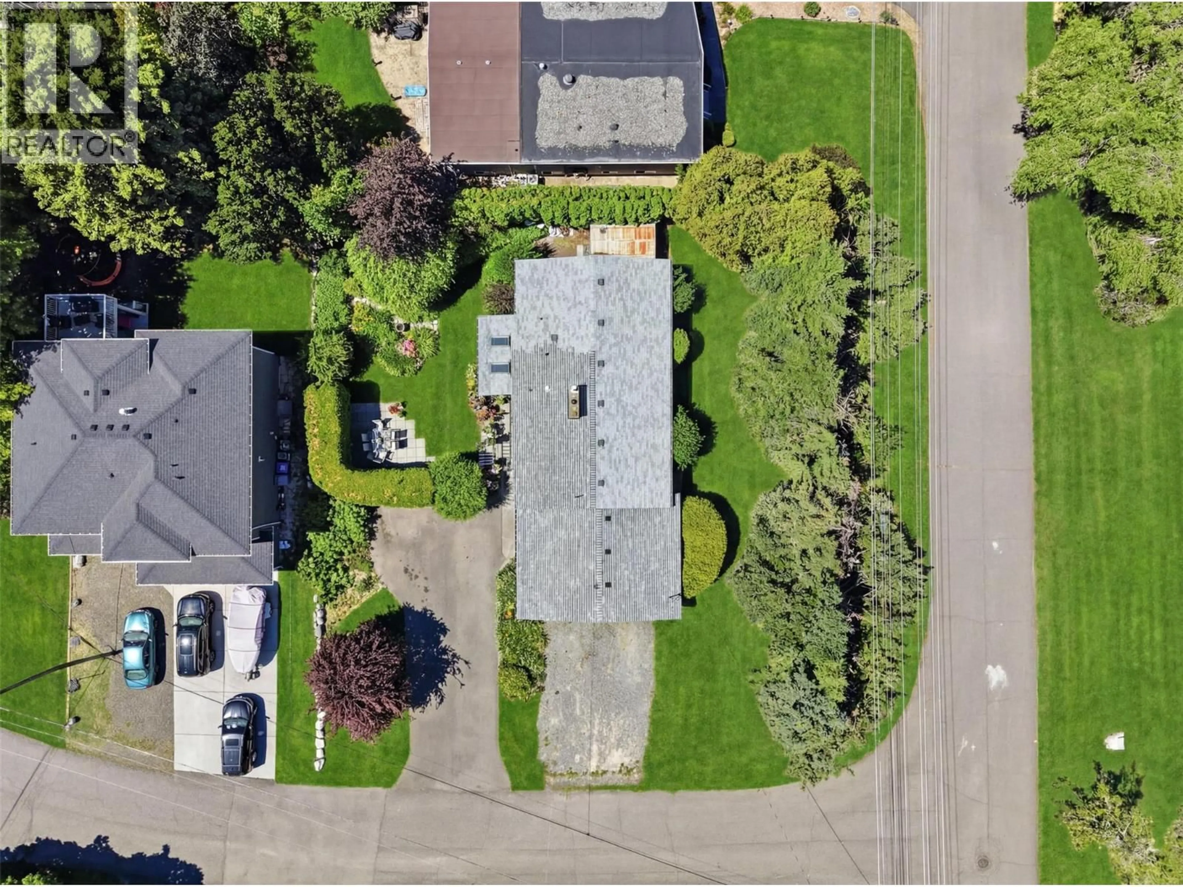 A pic from outside/outdoor area/front of a property/back of a property/a pic from drone, street for 6298 HILLVIEW DRIVE, Kamloops British Columbia V2C4Y1