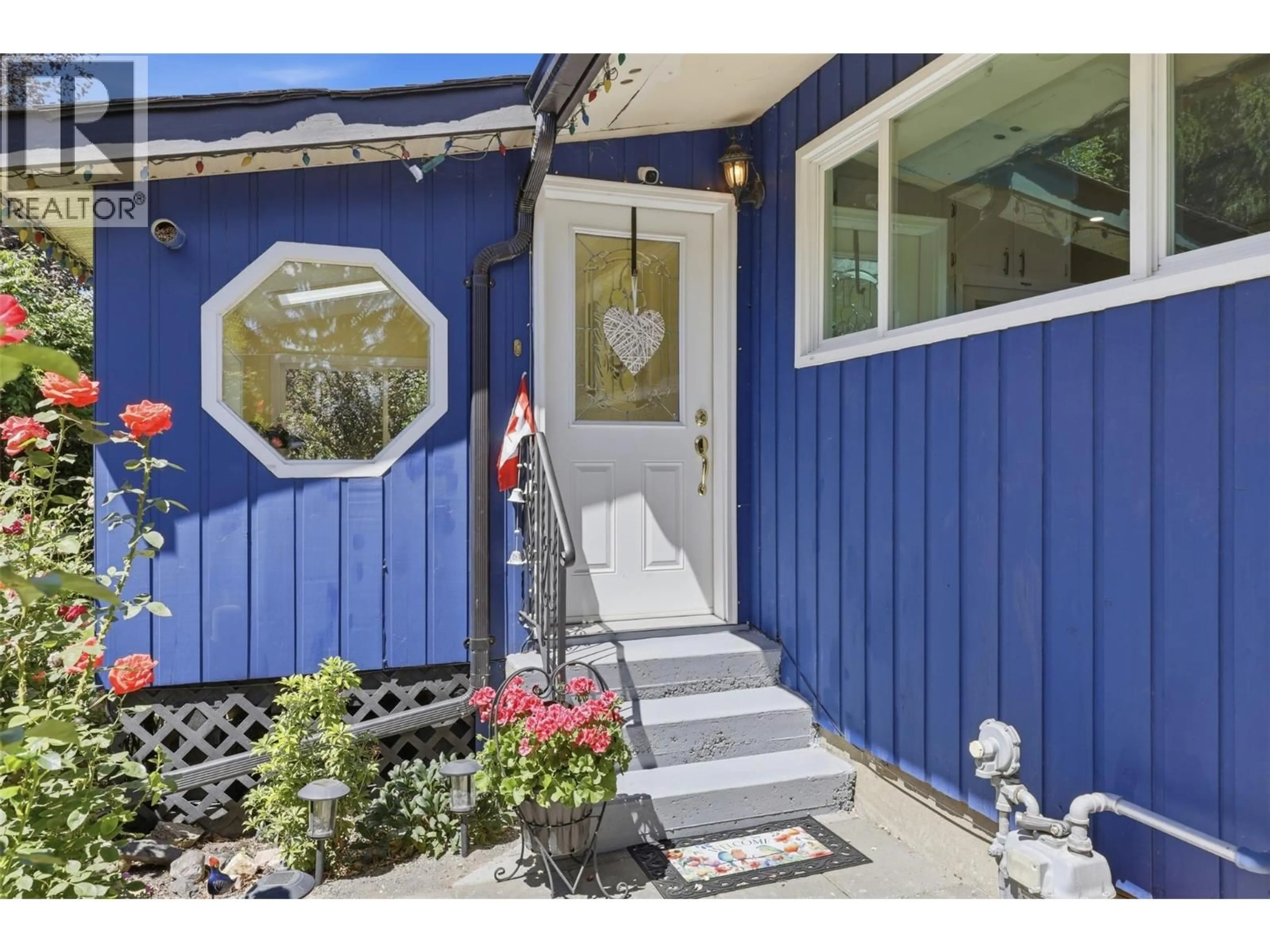 Indoor entryway for 6298 HILLVIEW DRIVE, Kamloops British Columbia V2C4Y1