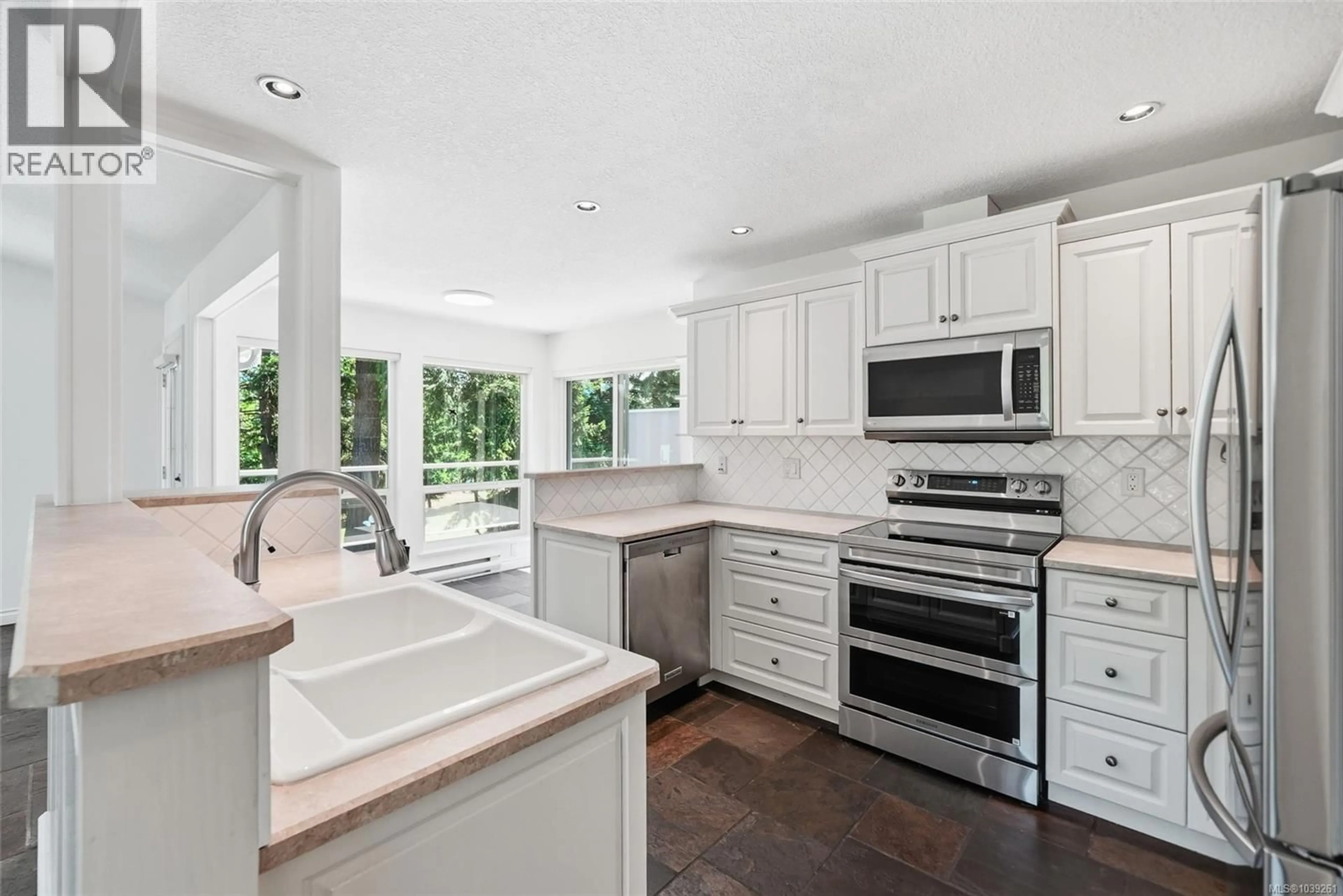 Open concept kitchen, ceramic/tile floor for 12 - 2655 ANDOVER ROAD, Nanoose Bay British Columbia V9P9J5