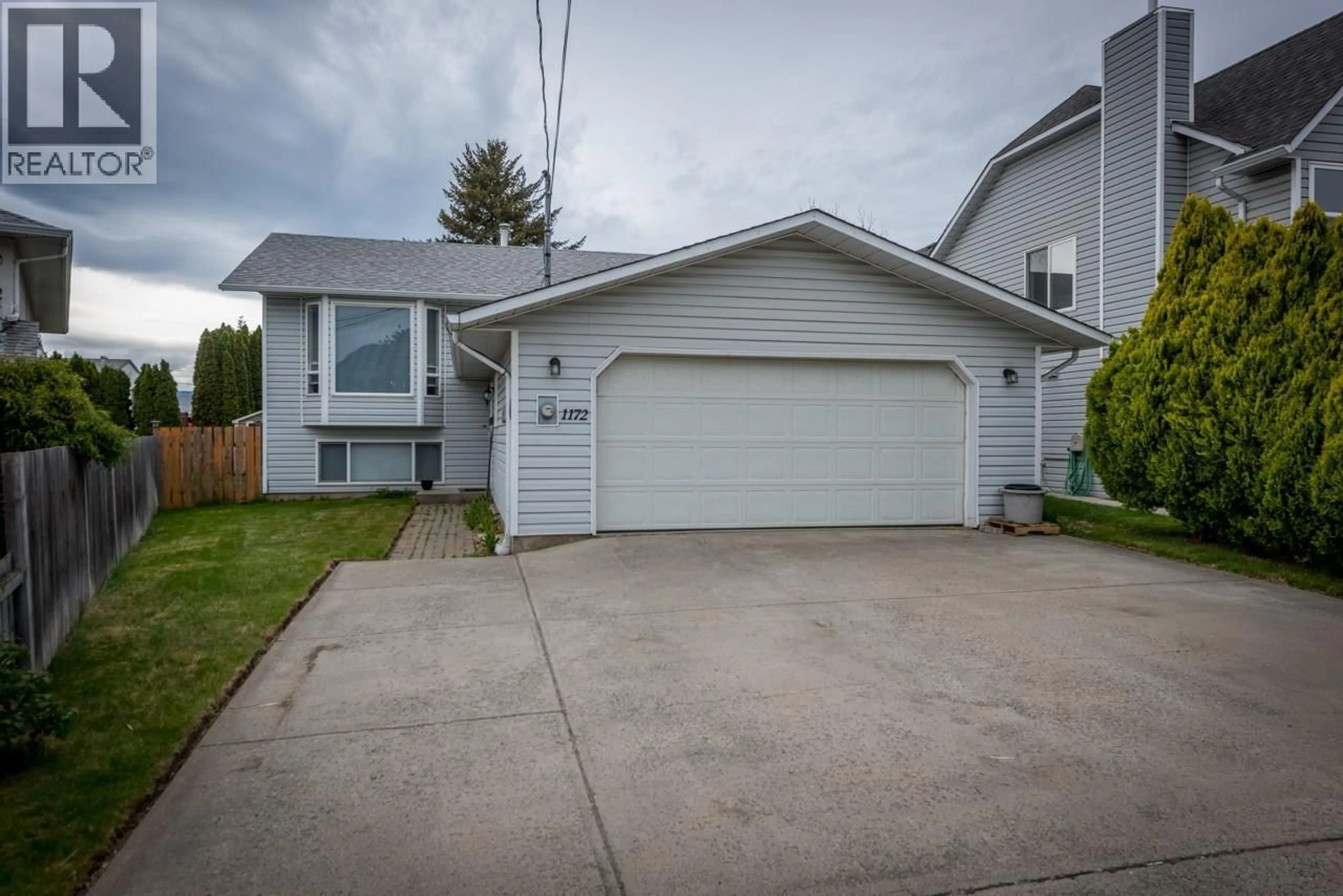 Home with vinyl exterior material, street for 1172 KAMWOOD PLACE, Kamloops British Columbia V2B8J9