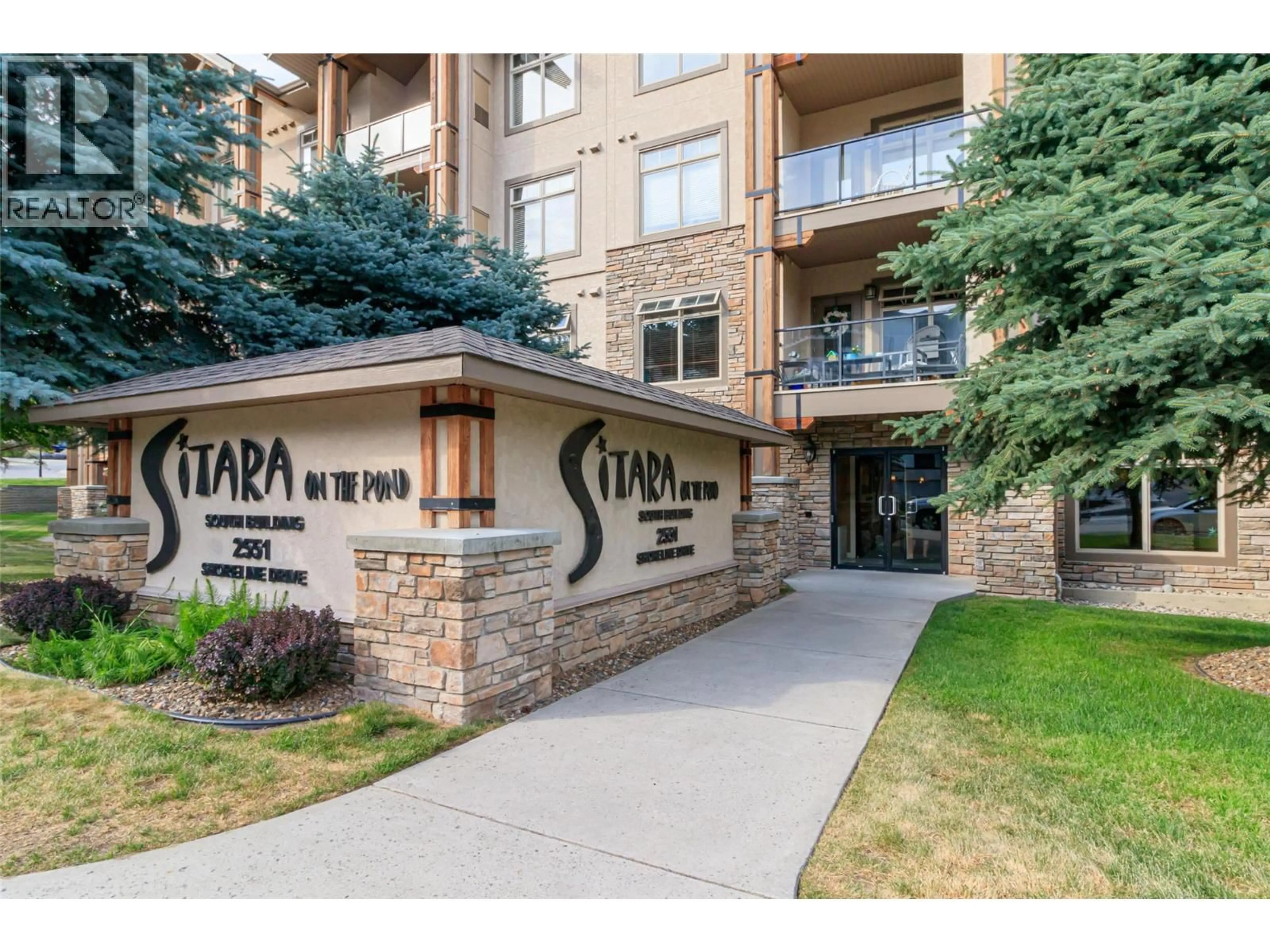 Indoor foyer for 411 - 2551 SHORELINE DRIVE, Lake Country British Columbia V4V2P2