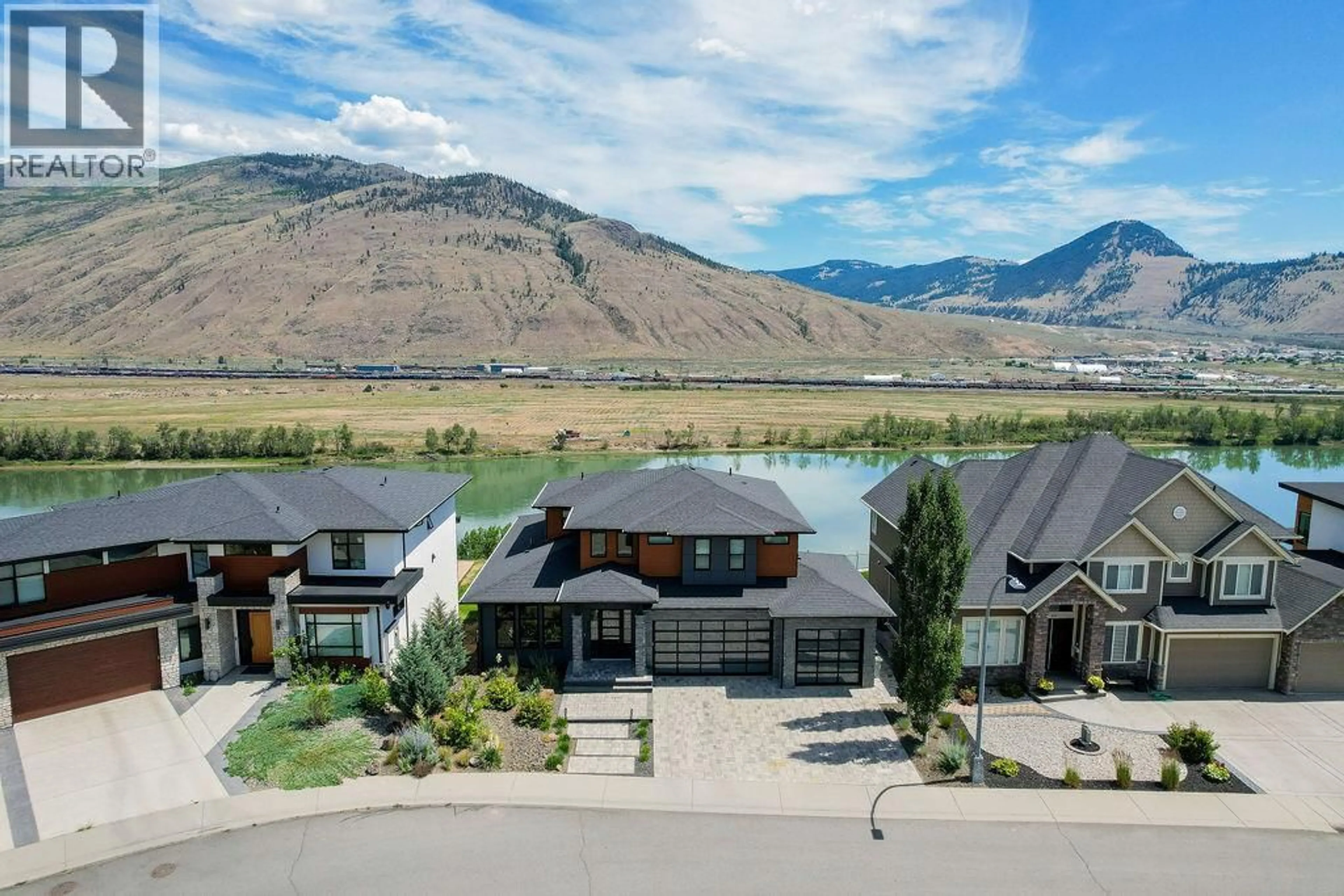 A pic from outside/outdoor area/front of a property/back of a property/a pic from drone, mountain view for 880 CANTLE DRIVE, Kamloops British Columbia V2B0A7