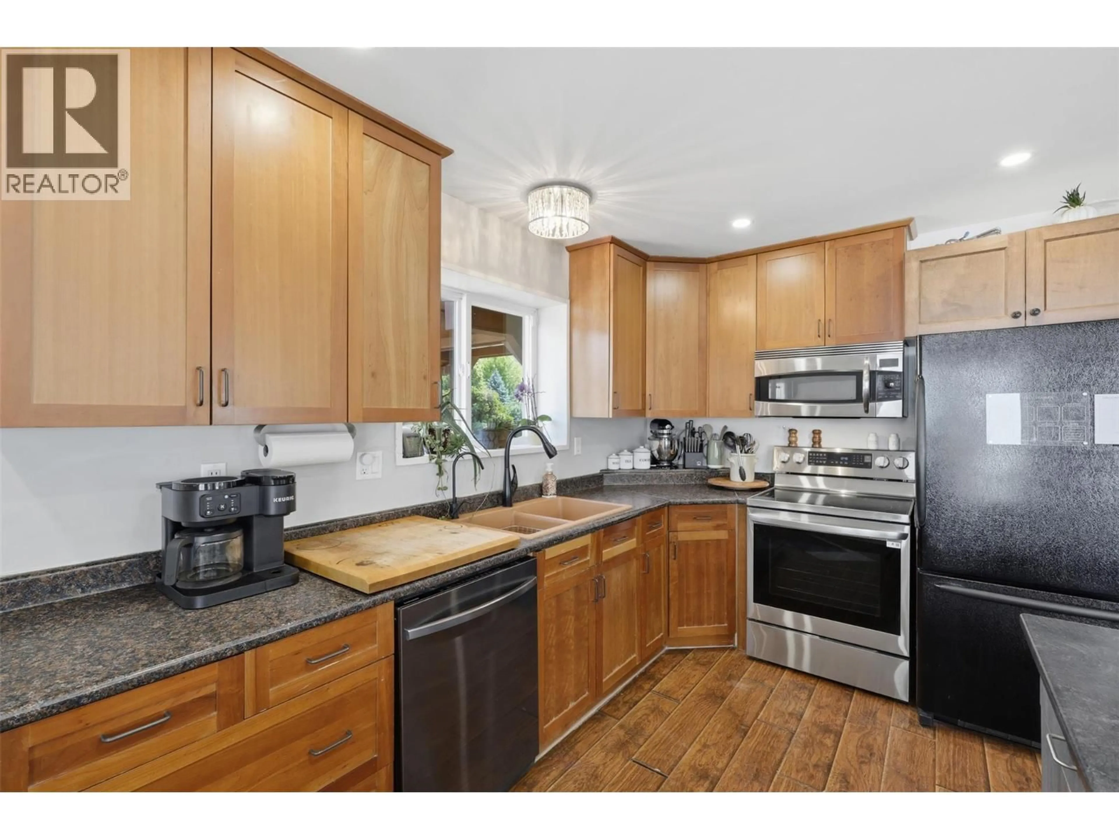 Standard kitchen, unknown for 4568 CAMMERAY DRIVE, Kamloops British Columbia V2H1L4