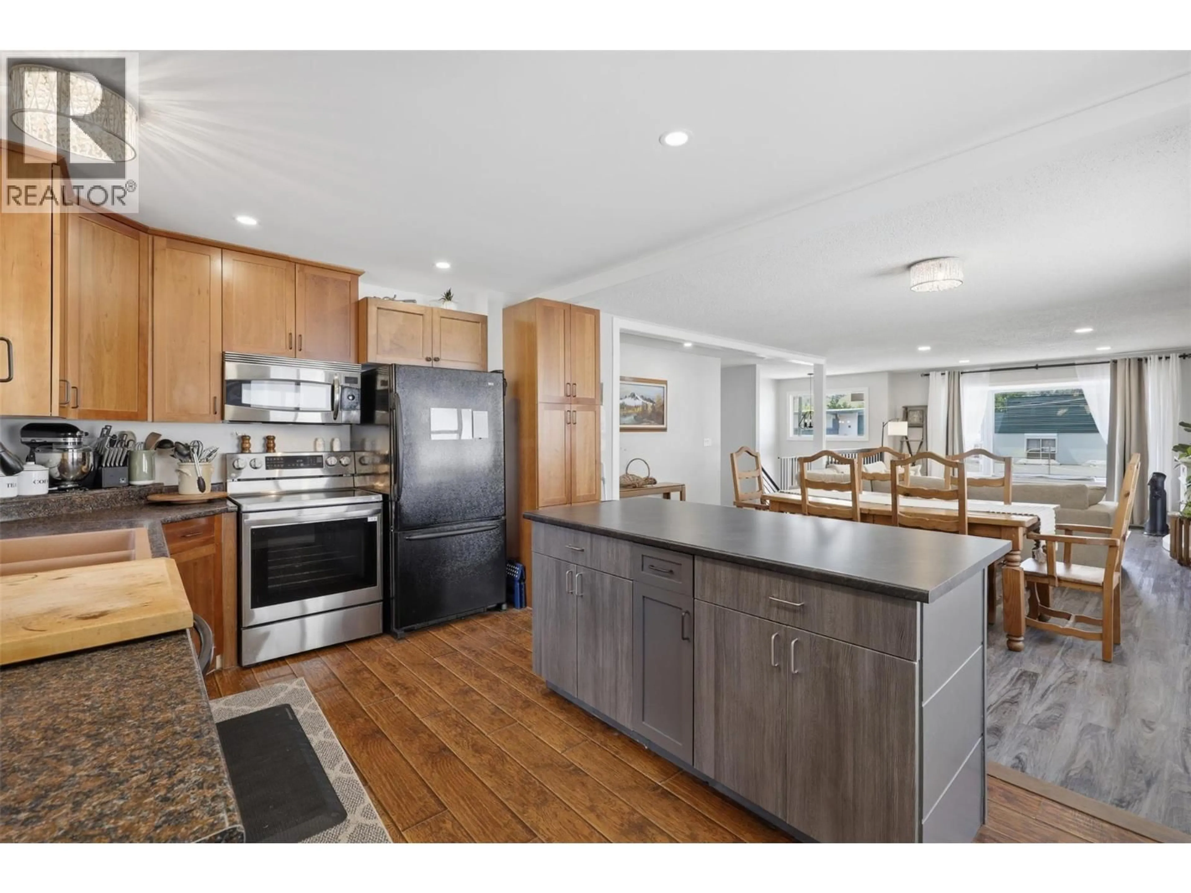 Open concept kitchen, unknown for 4568 CAMMERAY DRIVE, Kamloops British Columbia V2H1L4