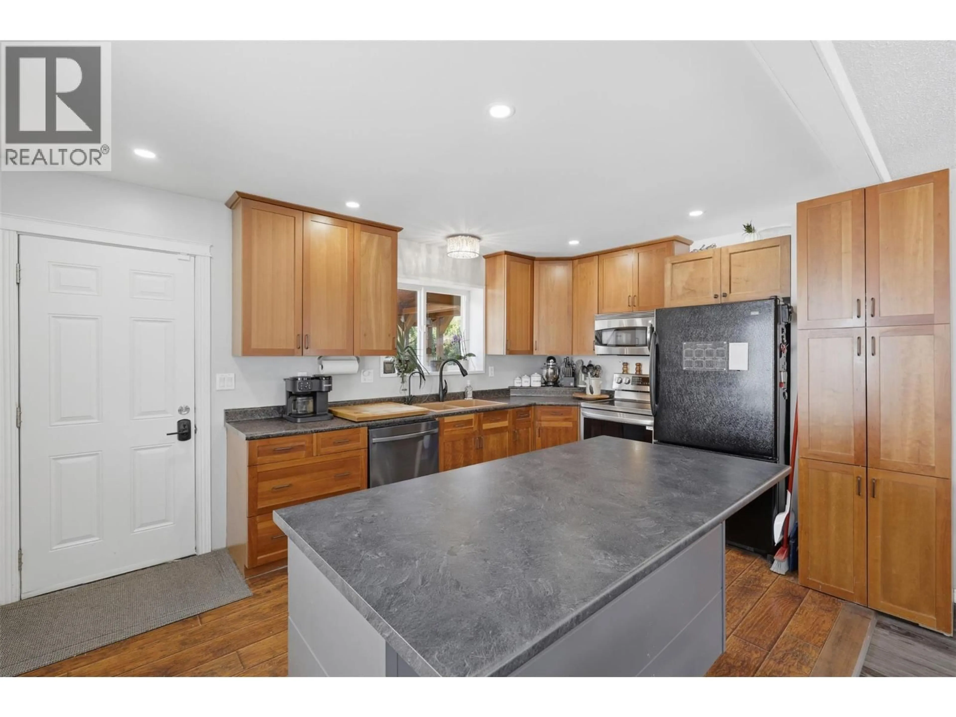 Open concept kitchen, unknown for 4568 CAMMERAY DRIVE, Kamloops British Columbia V2H1L4