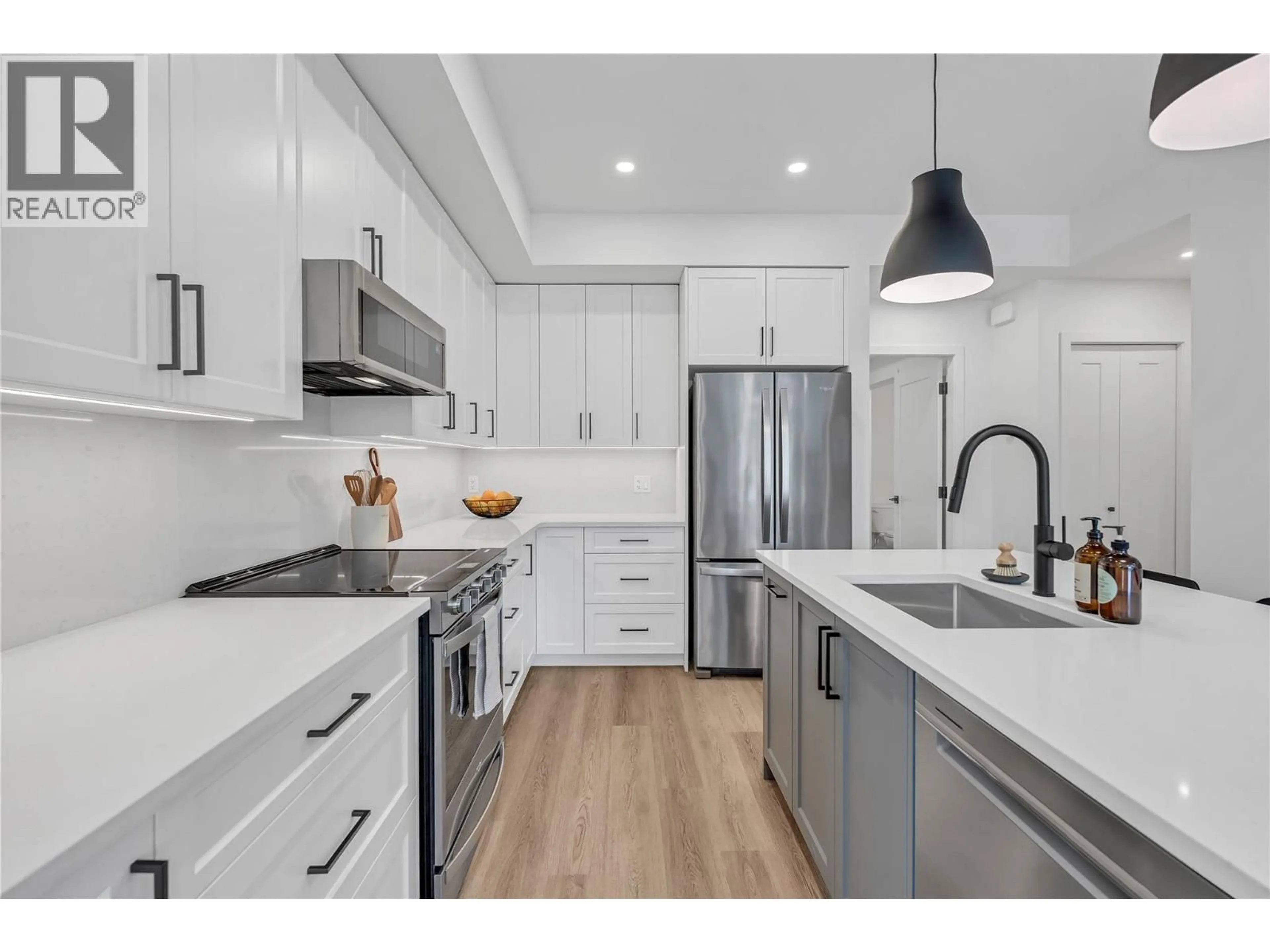 Open concept kitchen, unknown for 104 - 695 VICTORIA DRIVE, Penticton British Columbia V2A5N5
