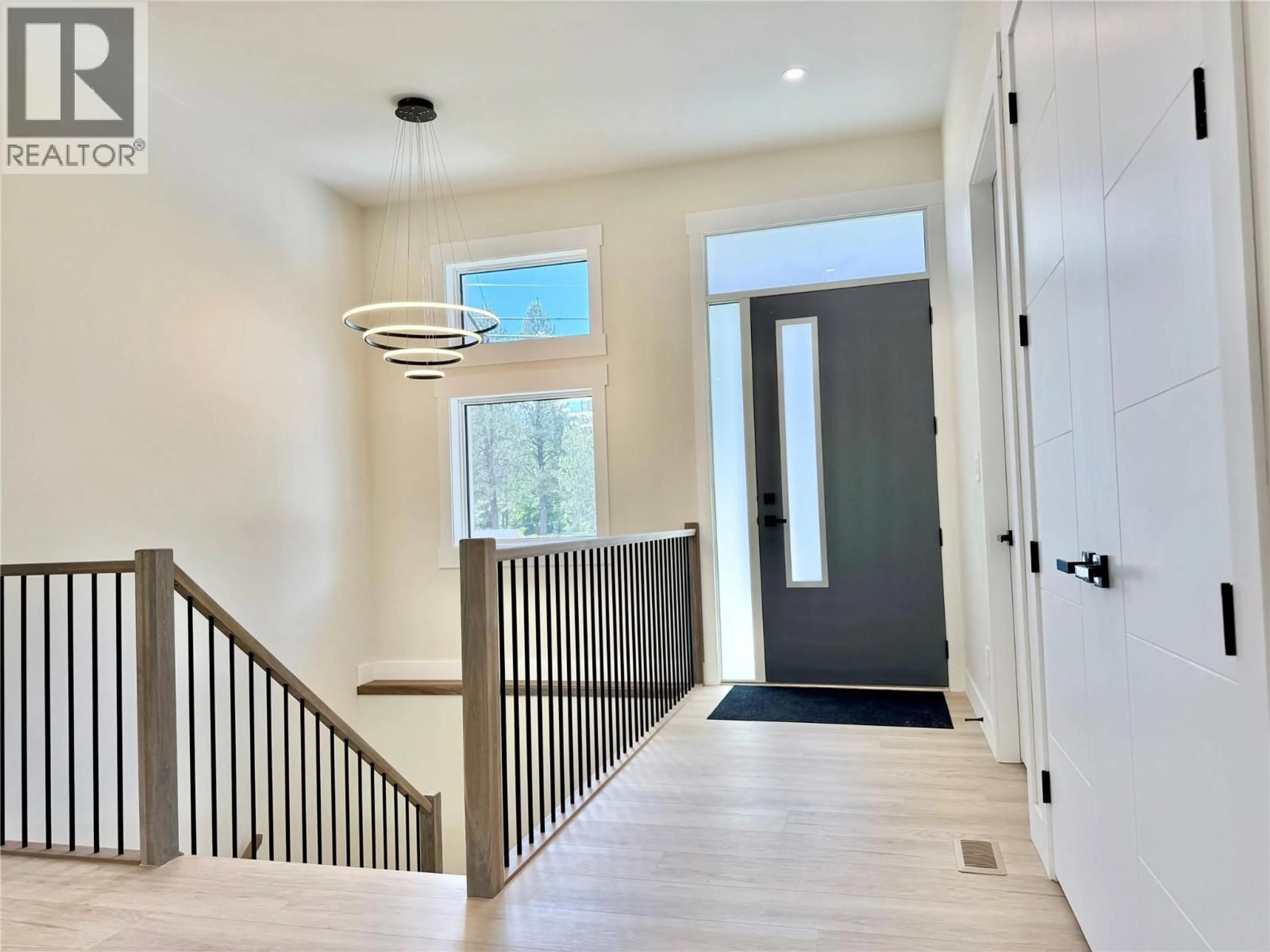 Indoor entryway for 245 PROSPECT DRIVE, Grand Forks British Columbia V0H1H2